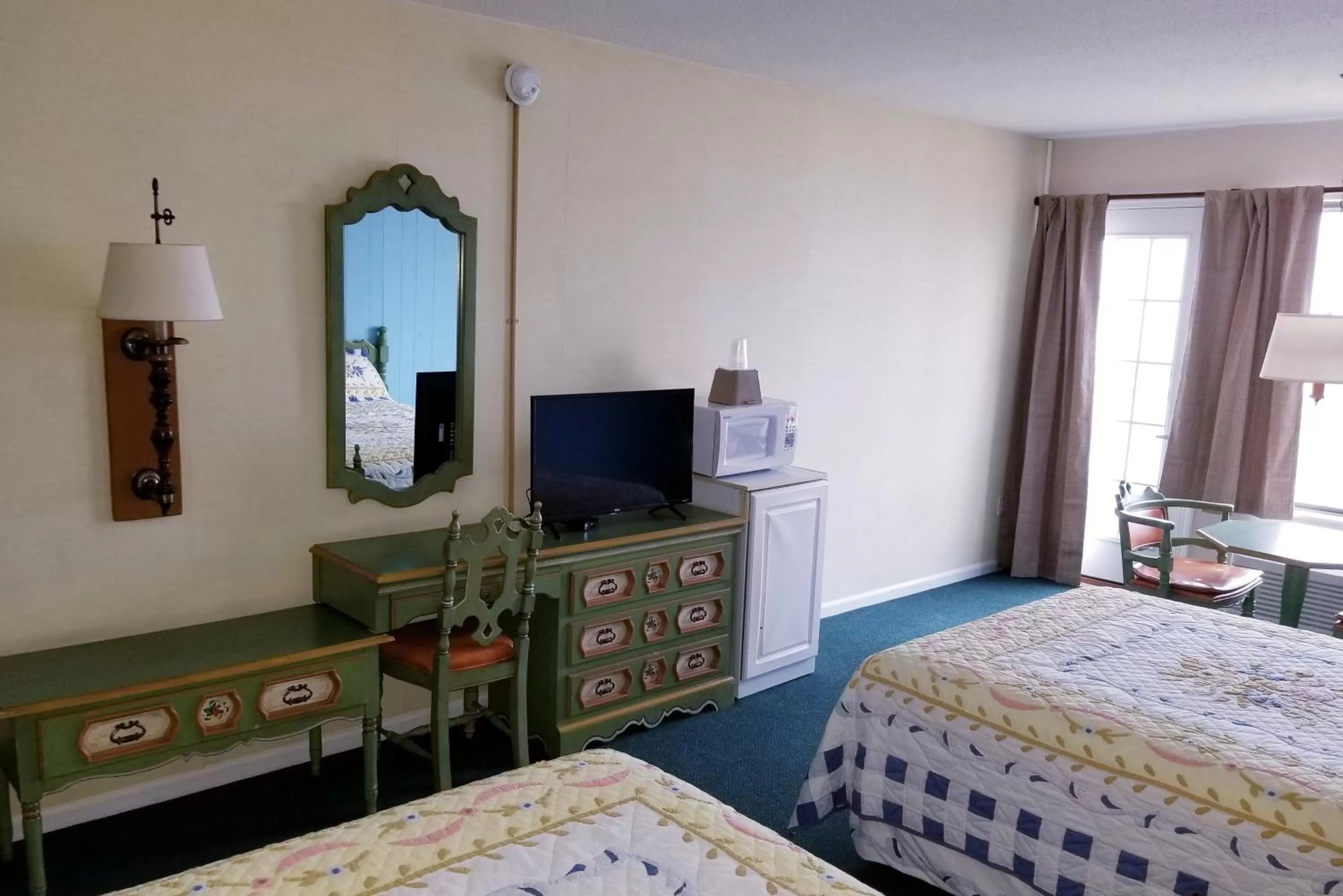 Bedroom, Bed in Top of the Beech Inn