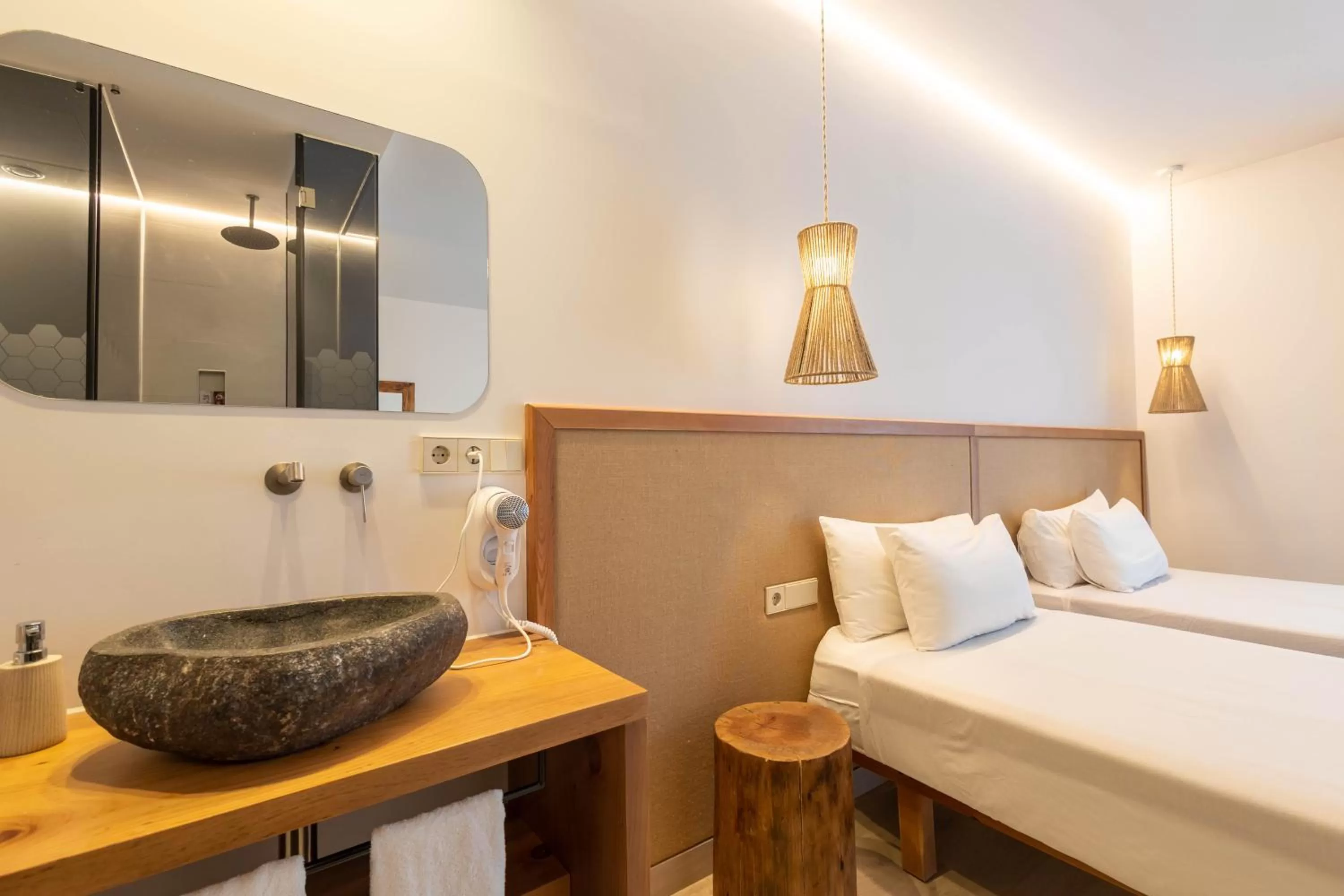 Bed, Bathroom in Play Hotel Ibiza - Adults Only