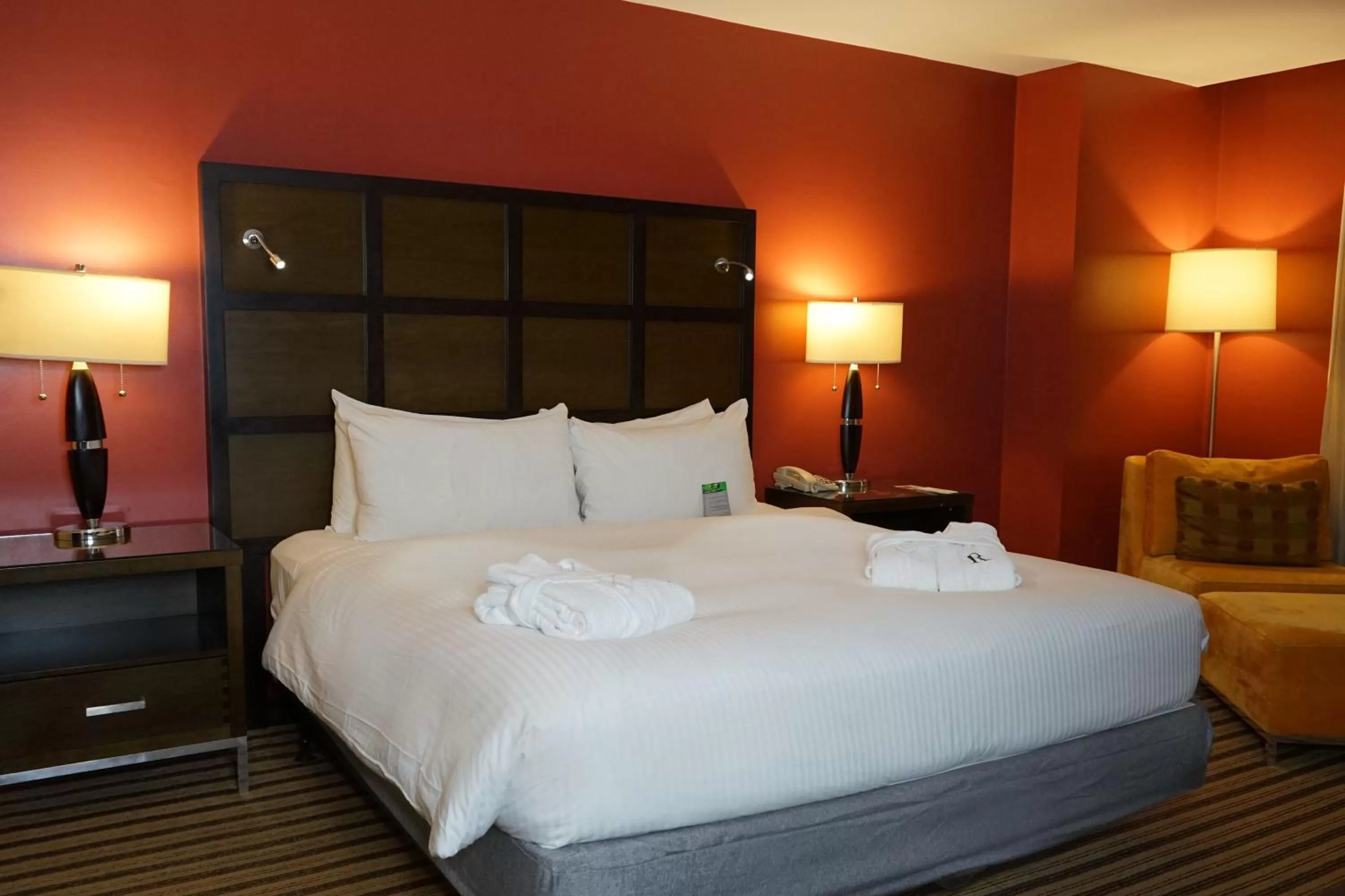 Executive King Suite with City View in Renaissance Caracas La Castellana Hotel