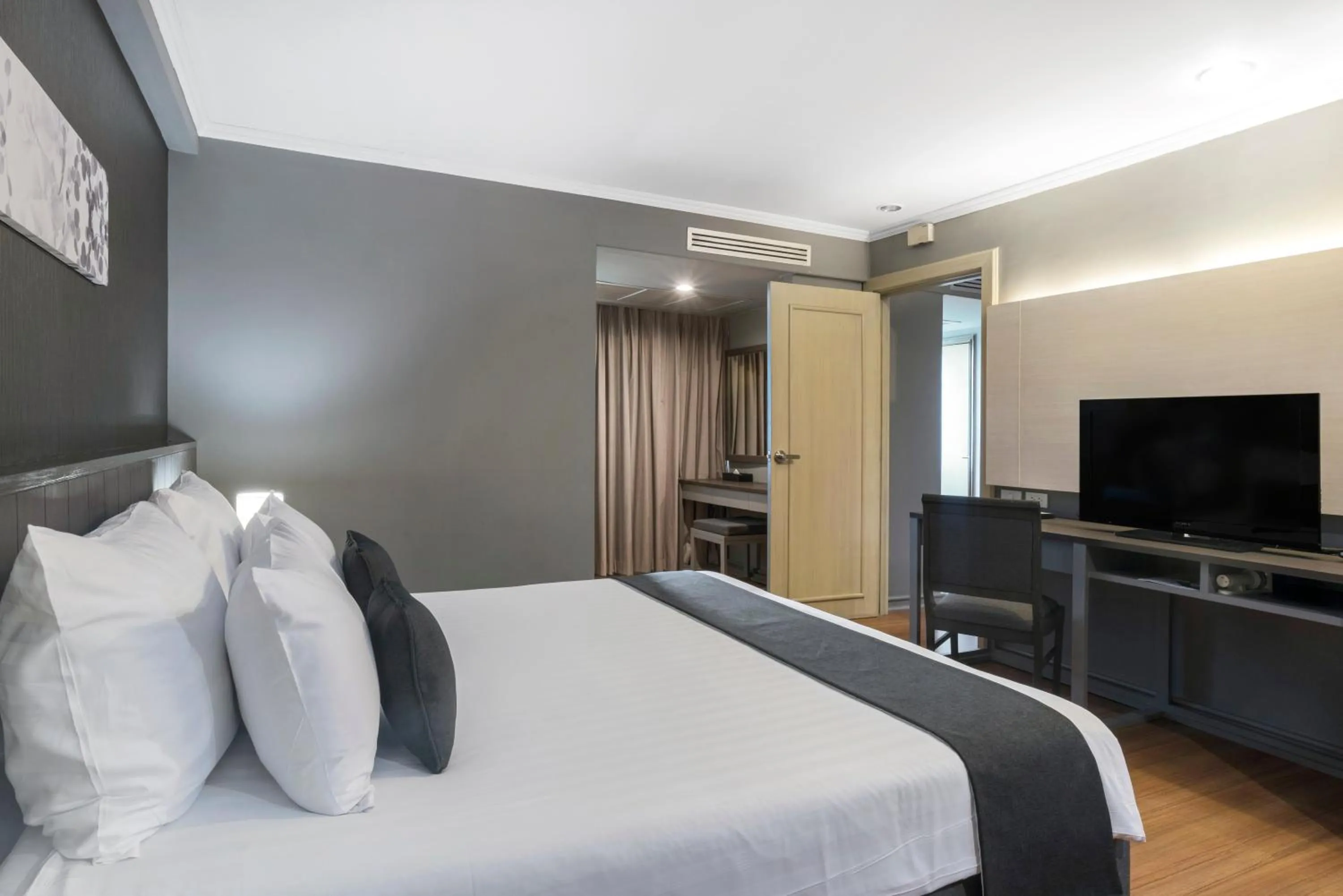 Bedroom, Bed in SC Park Hotel