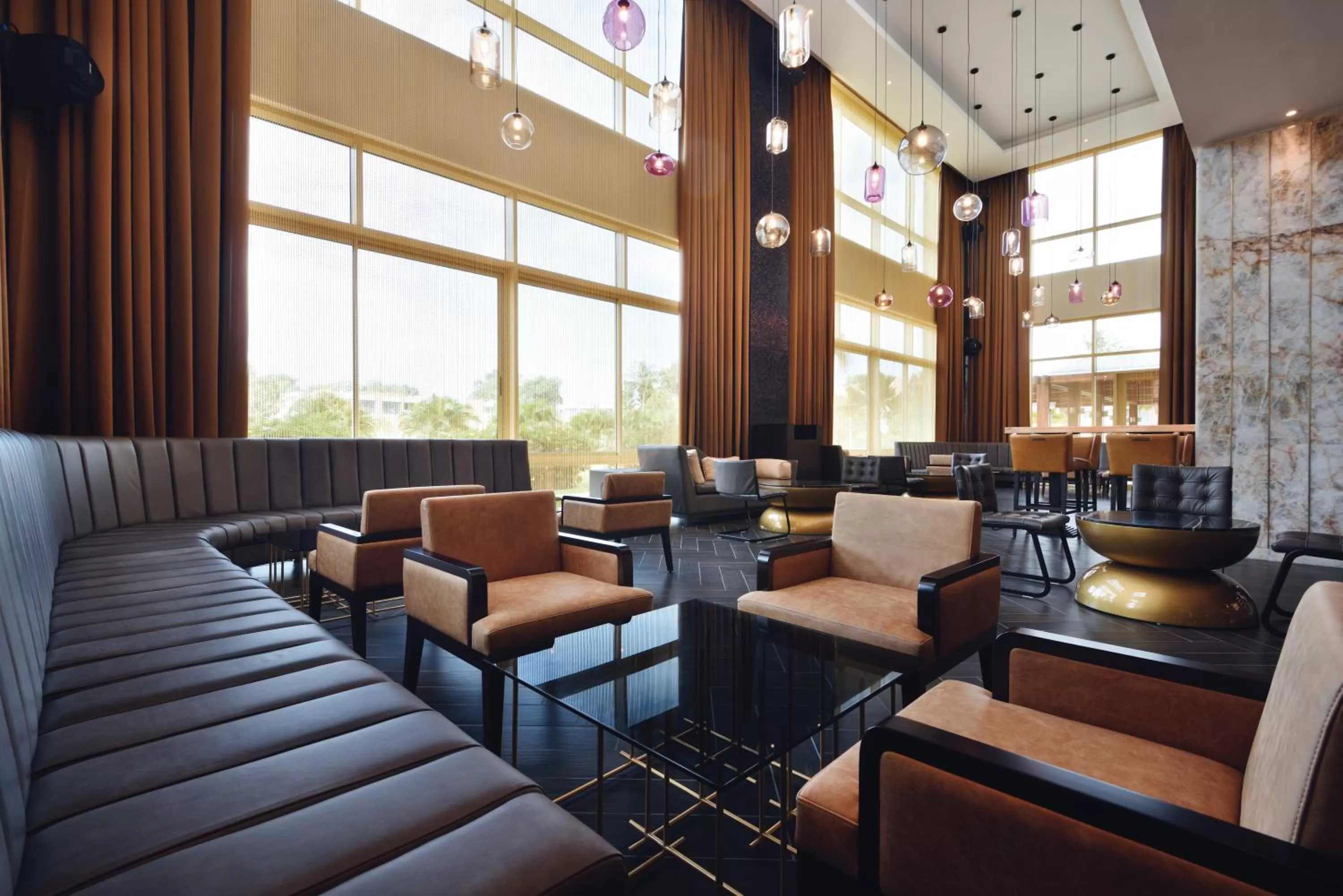 Lounge or bar in Mövenpick Ambassador Hotel Accra