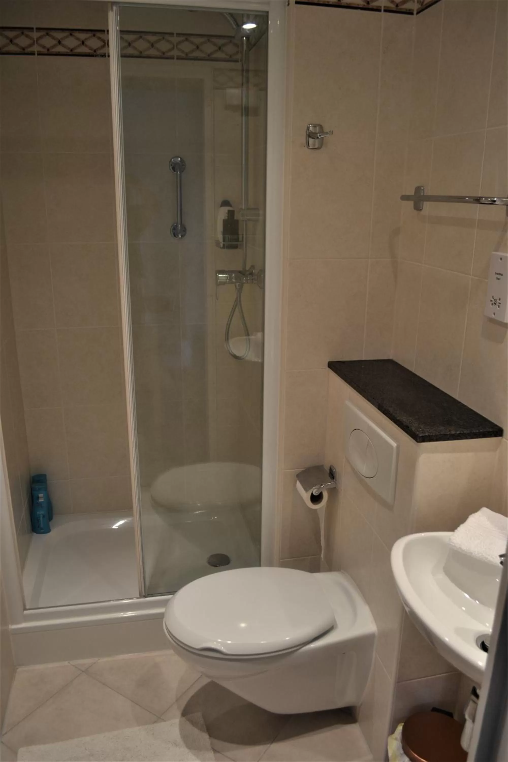 Bathroom in Annaswood B&B