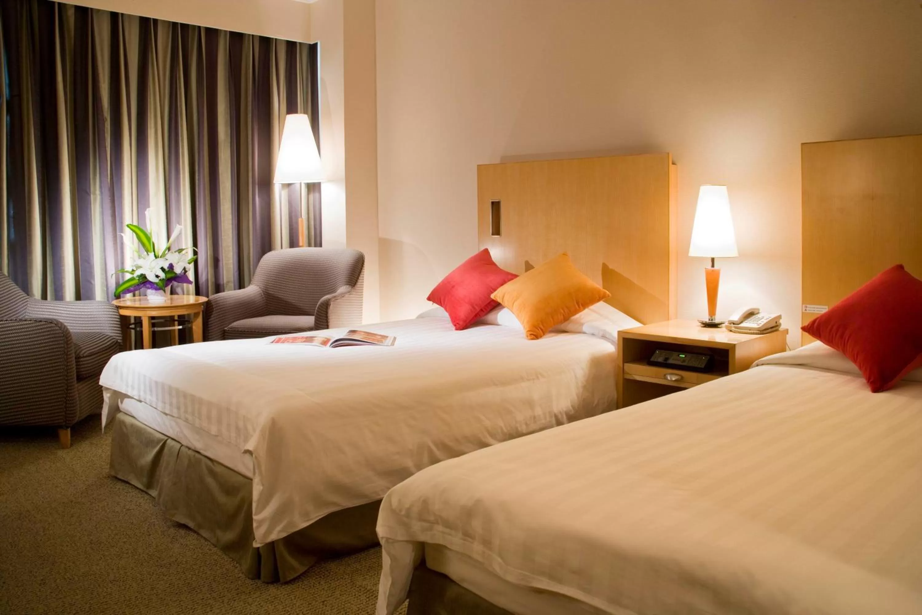 Property building, Bed in Beijing XinQiao Hotel