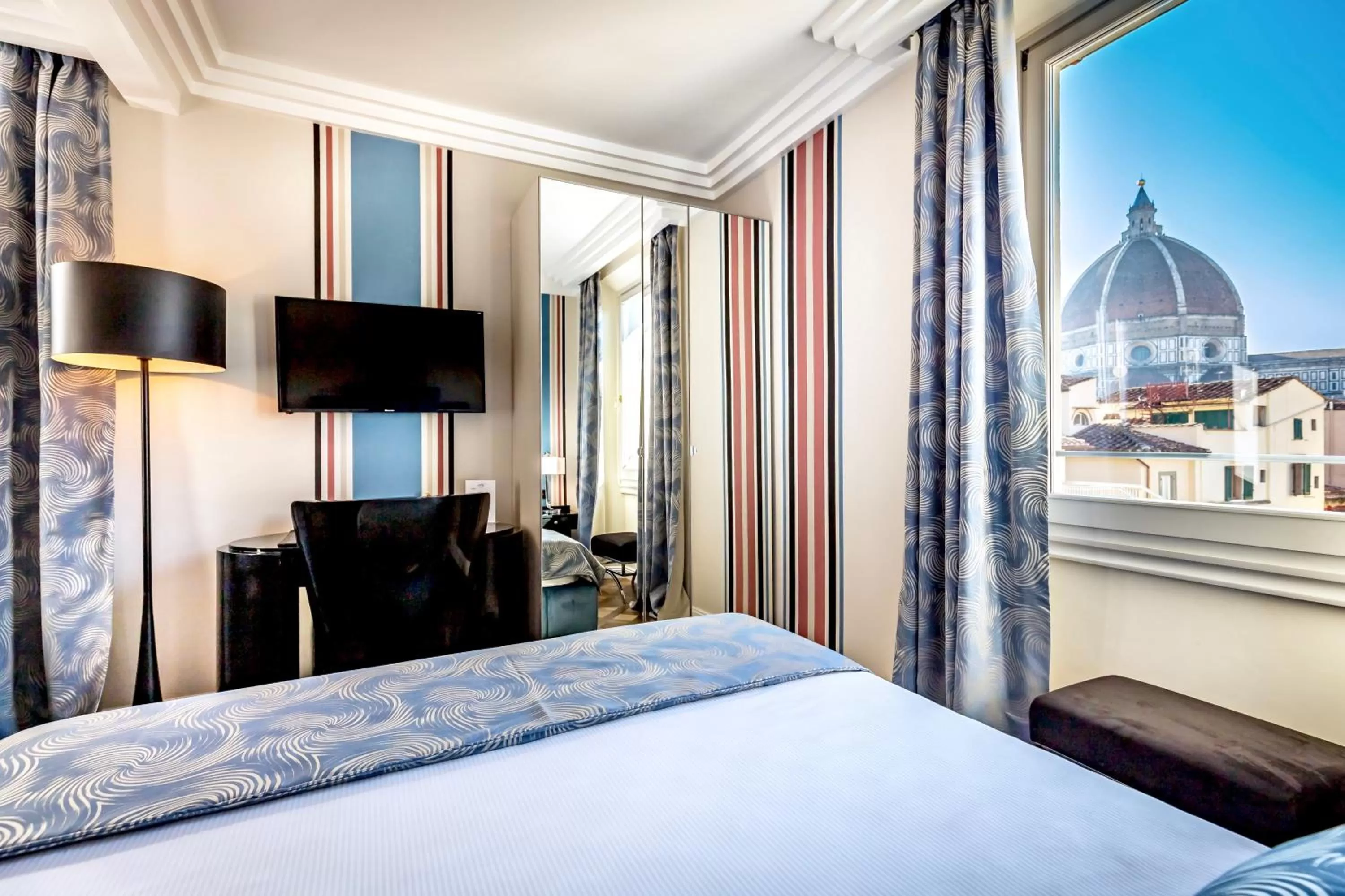 Landmark view, Bed in Arte' Boutique Hotel