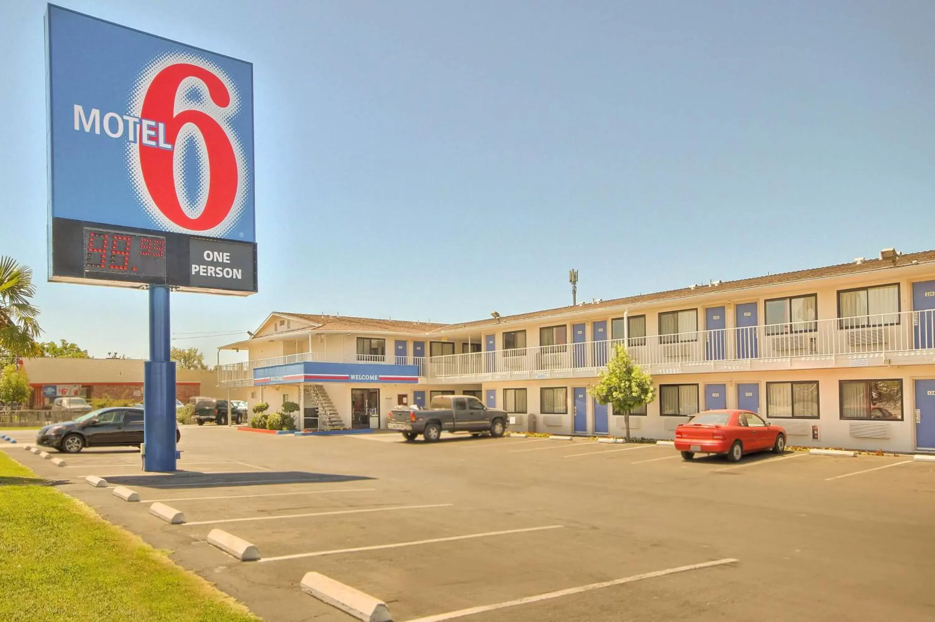 Motel 6-Fresno, CA - Blackstone North Motel 6-Fresno, CA - Blackstone North