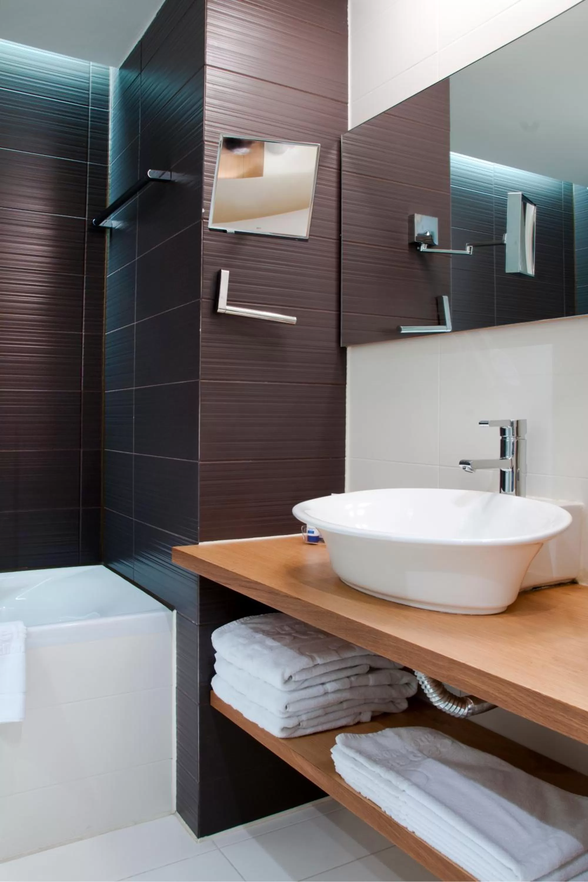 Bathroom in Capsis Hotel Thessaloniki