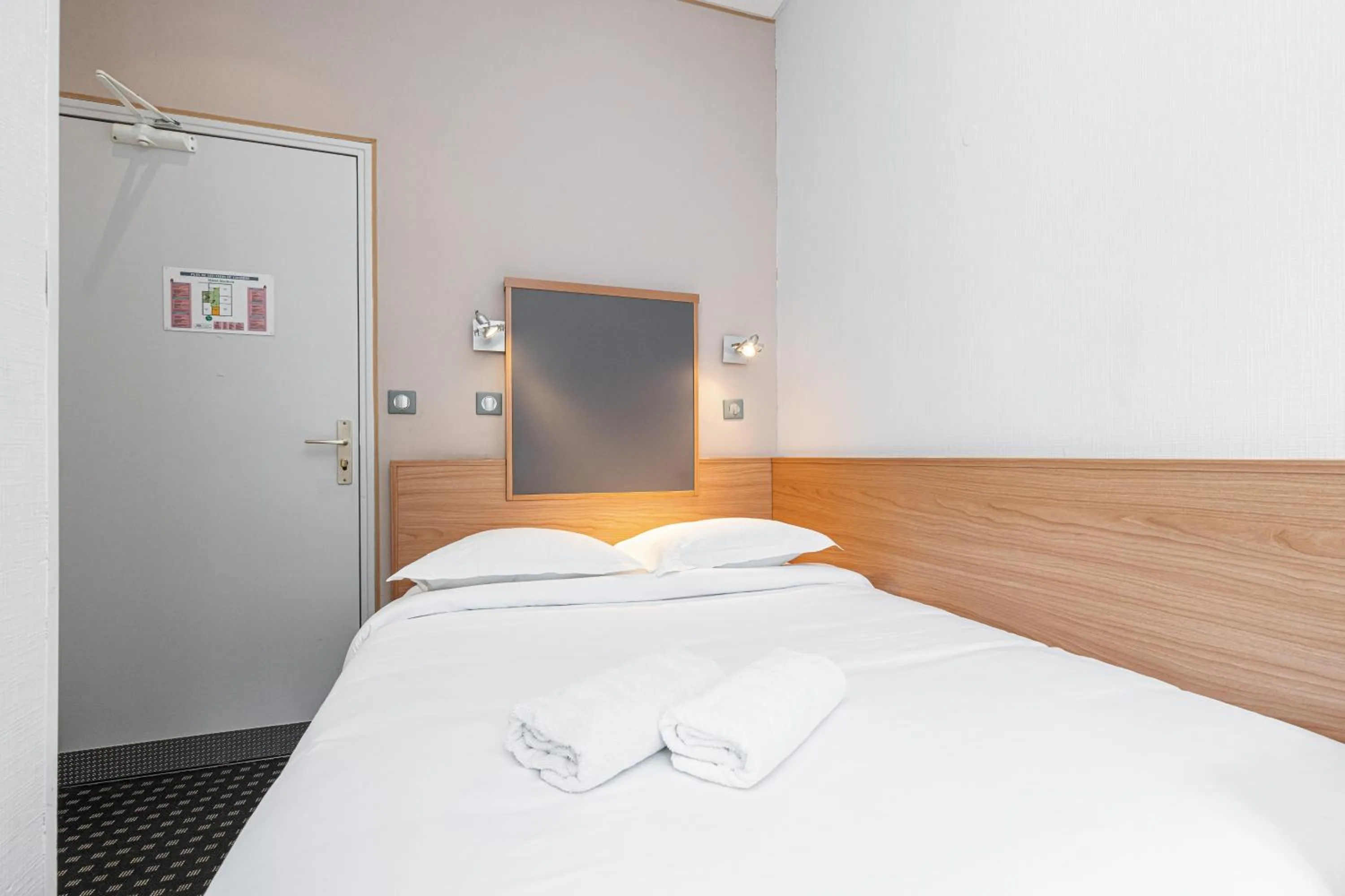 Bedroom in Naomi Cannes