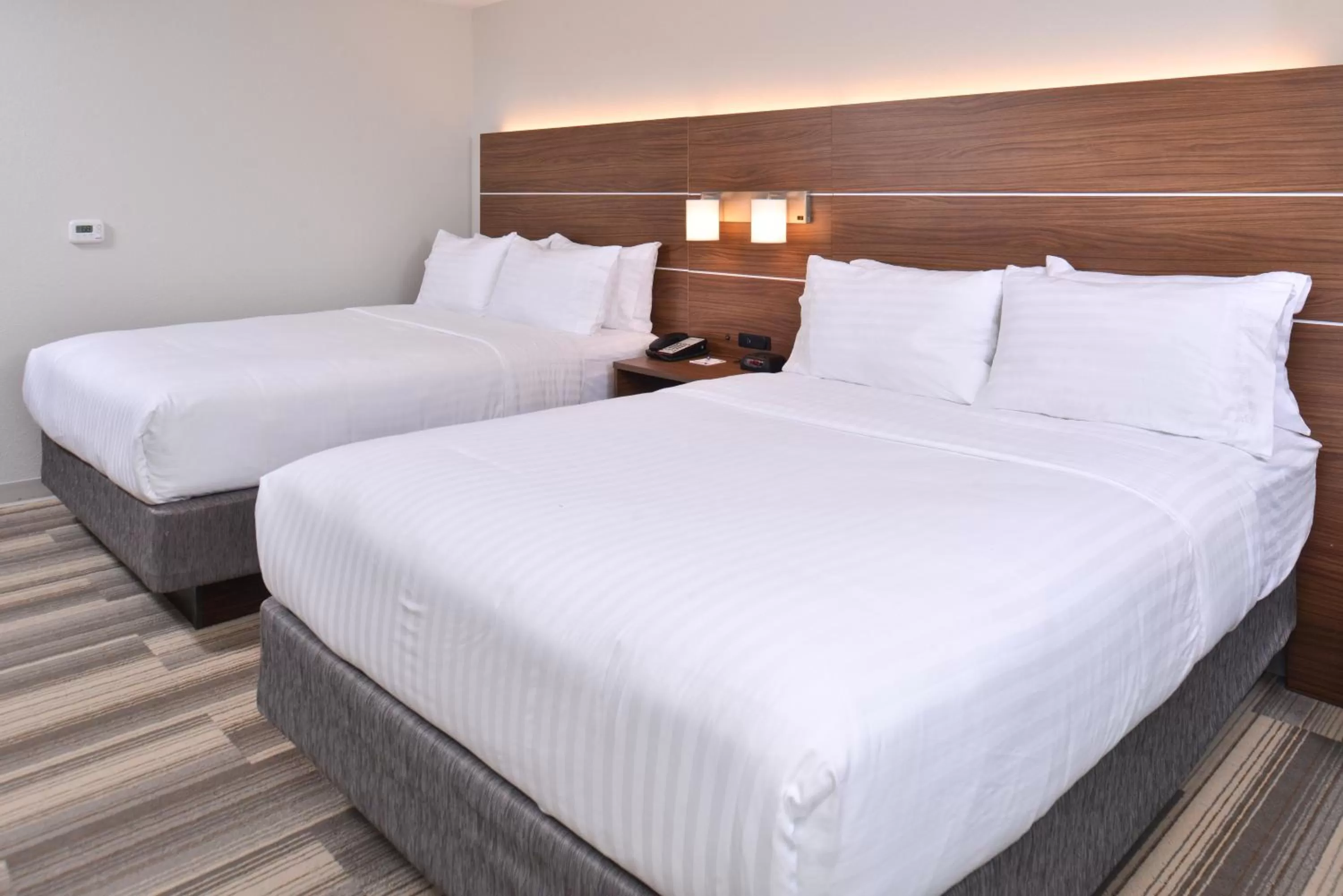 Photo of the whole room, Bed in Holiday Inn Express & Suites Omaha Airport by IHG