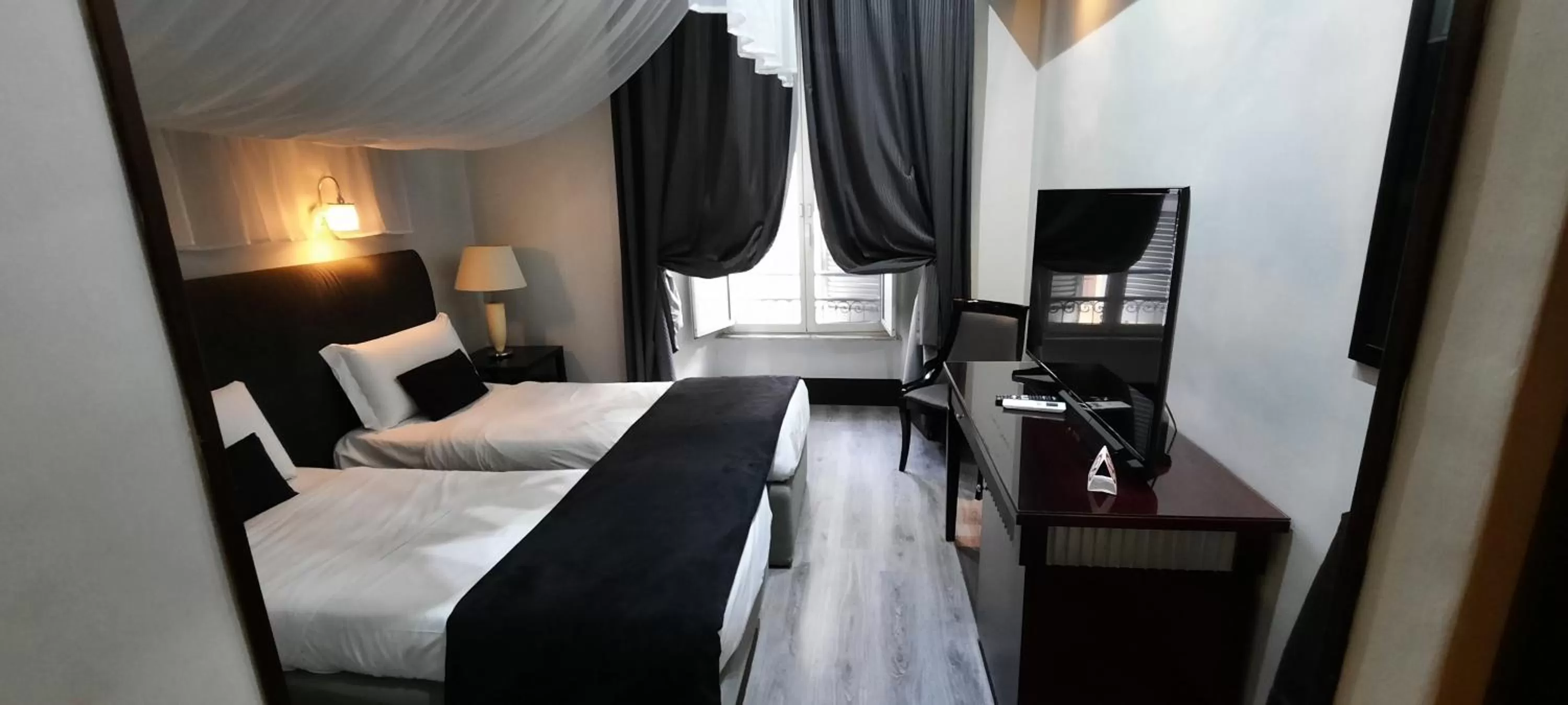 Bed in Hotel Giuggioli