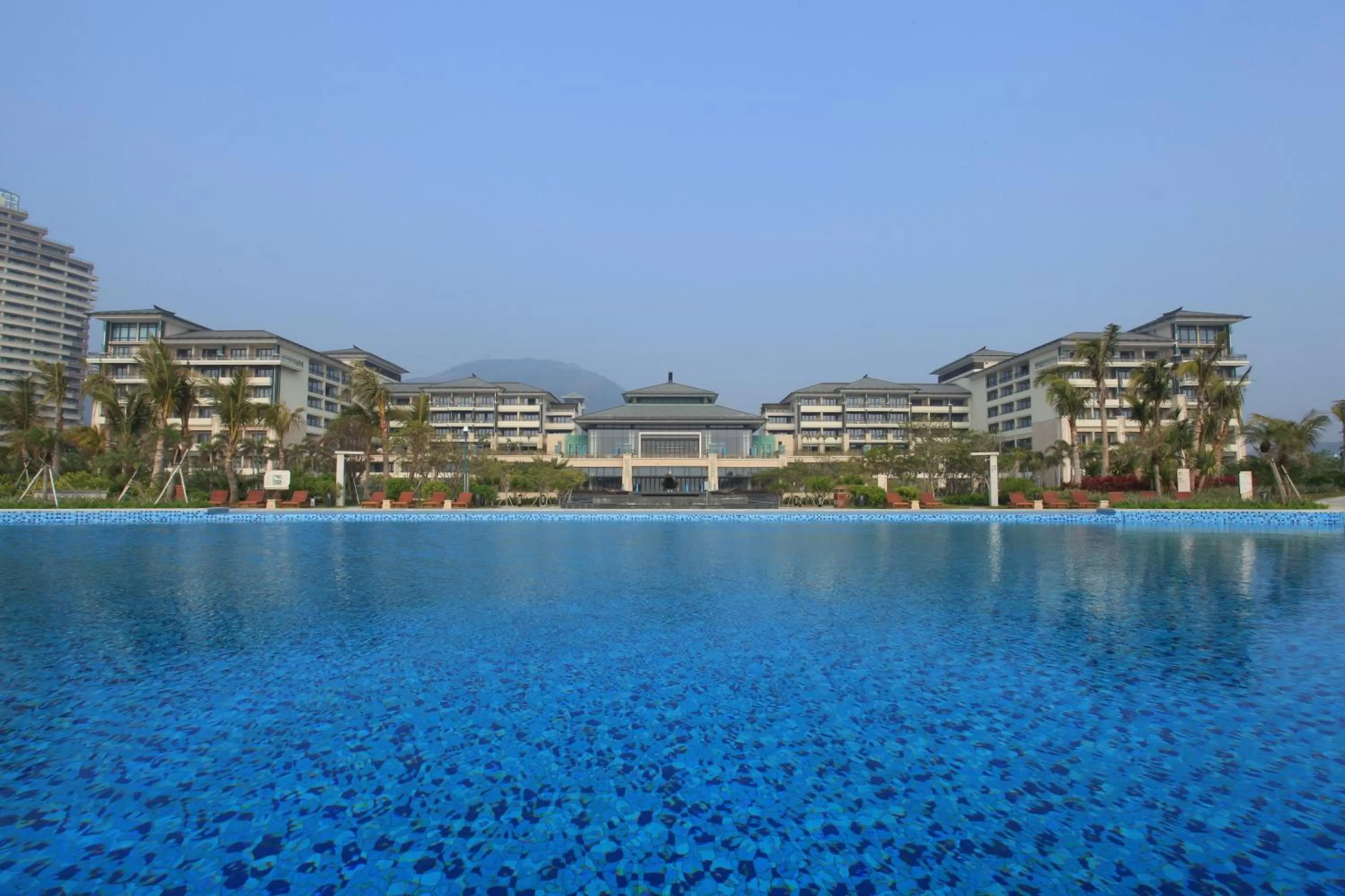 Swimming Pool in Crowne Plaza Hailing Island, an IHG Hotel