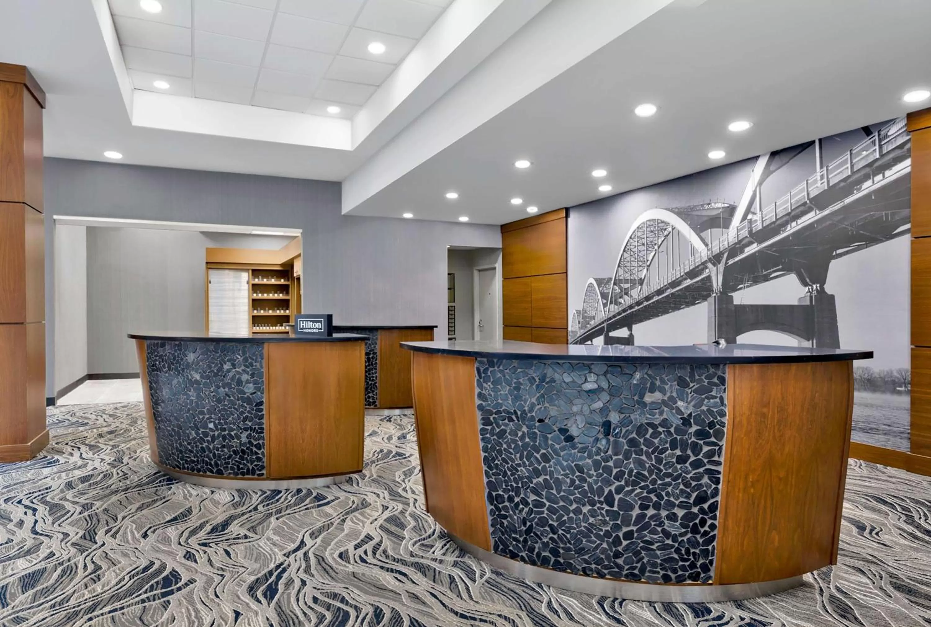 Lobby or reception in DoubleTree by Hilton Davenport