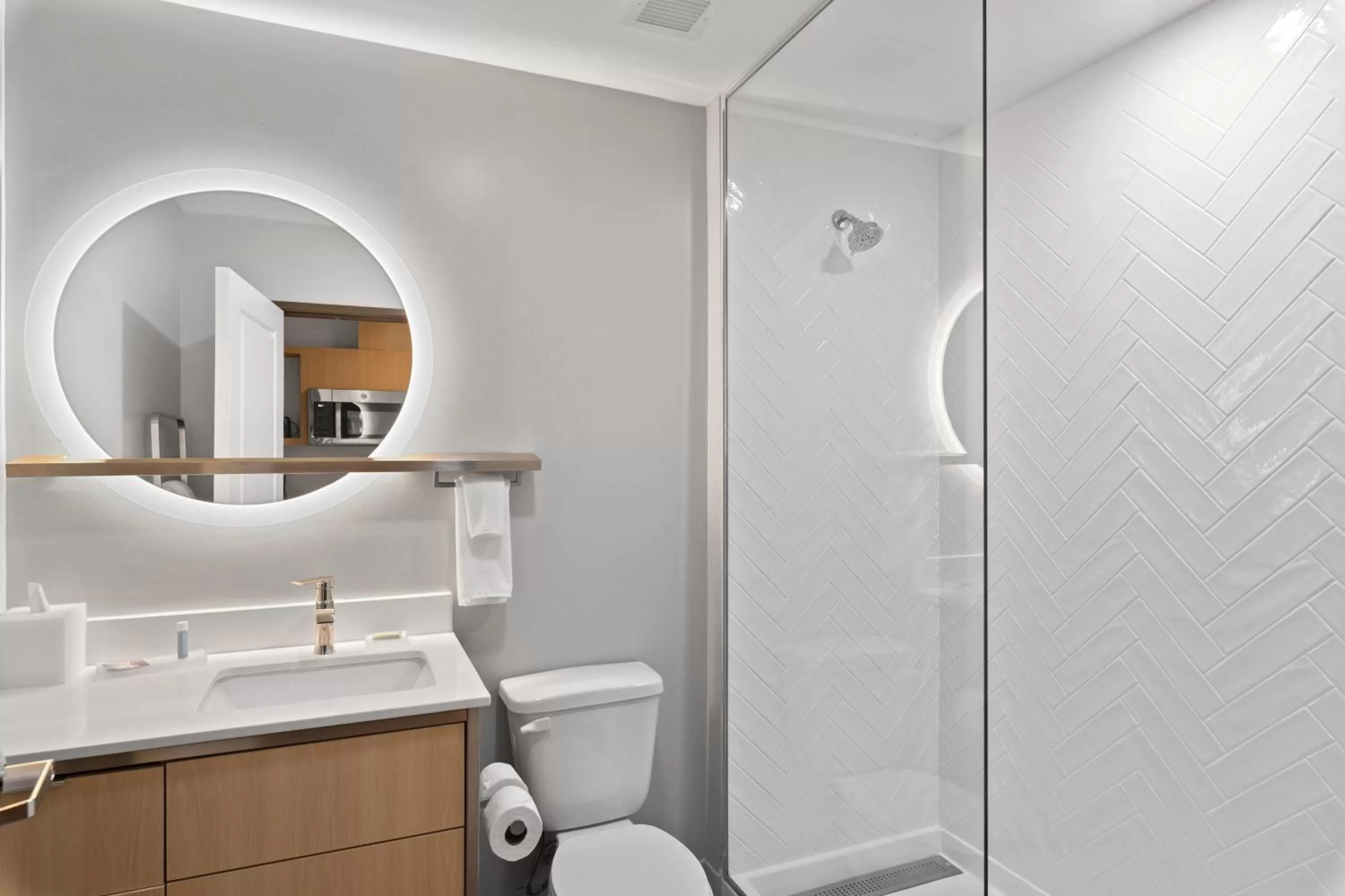 Bathroom in TownePlace Suites by Marriott White Hall