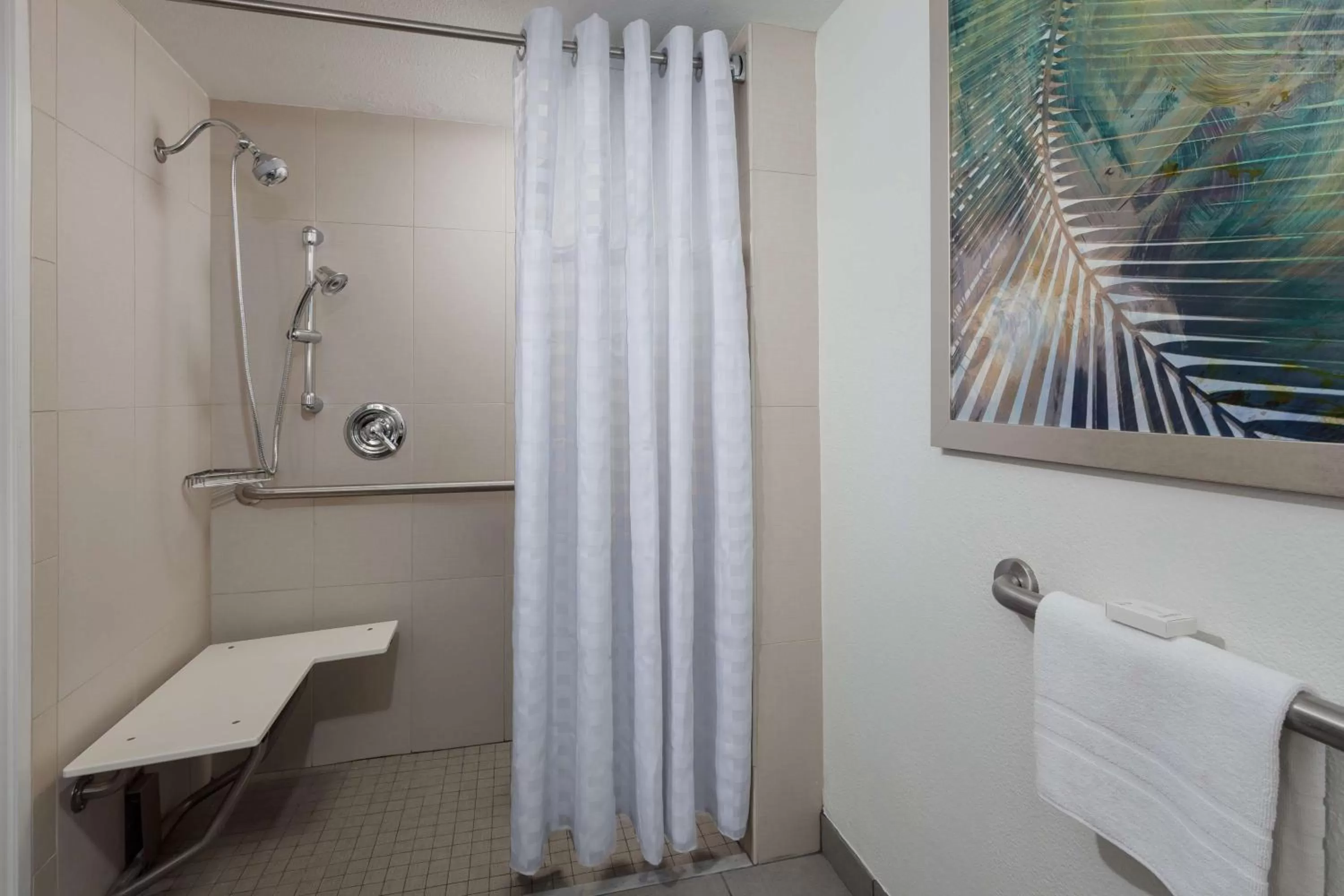 Bathroom in Embassy Suites by Hilton Orlando Lake Buena Vista Resort