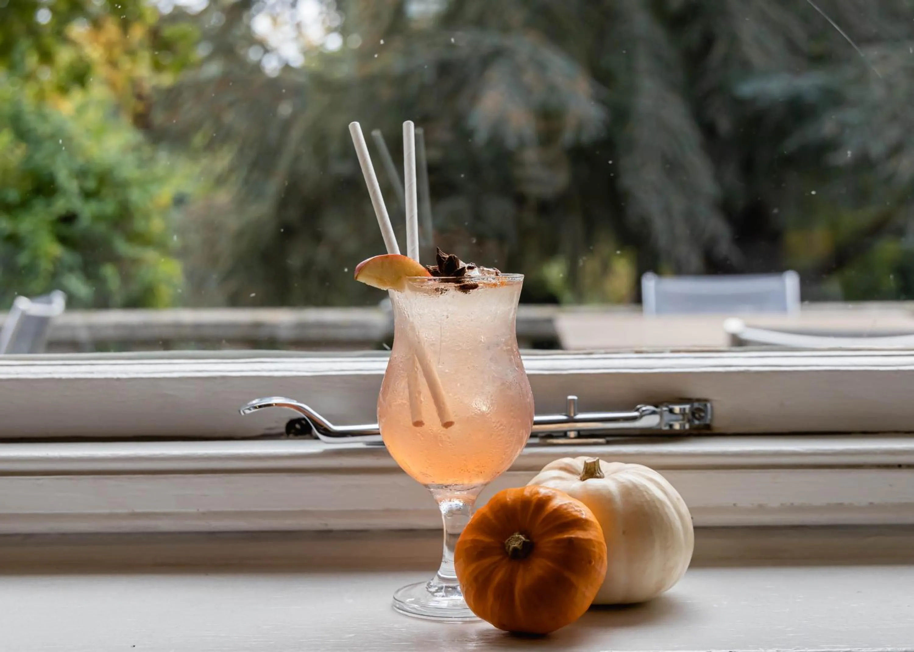 Drinks in Rowhill Grange Hotel & Utopia Spa