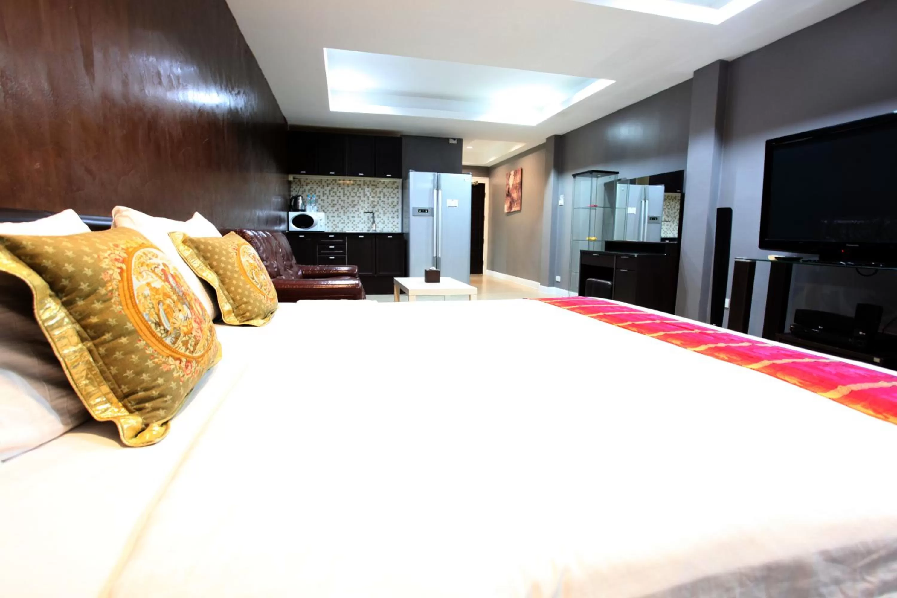 Bed in DEL MAR RESIDENCE