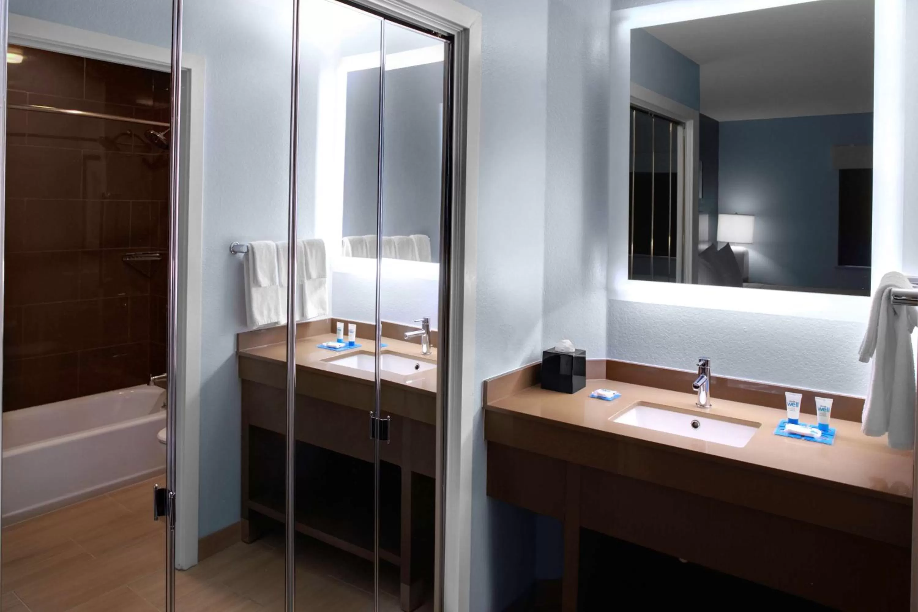 Photo of the whole room in Hyatt House Parsippany Whippany