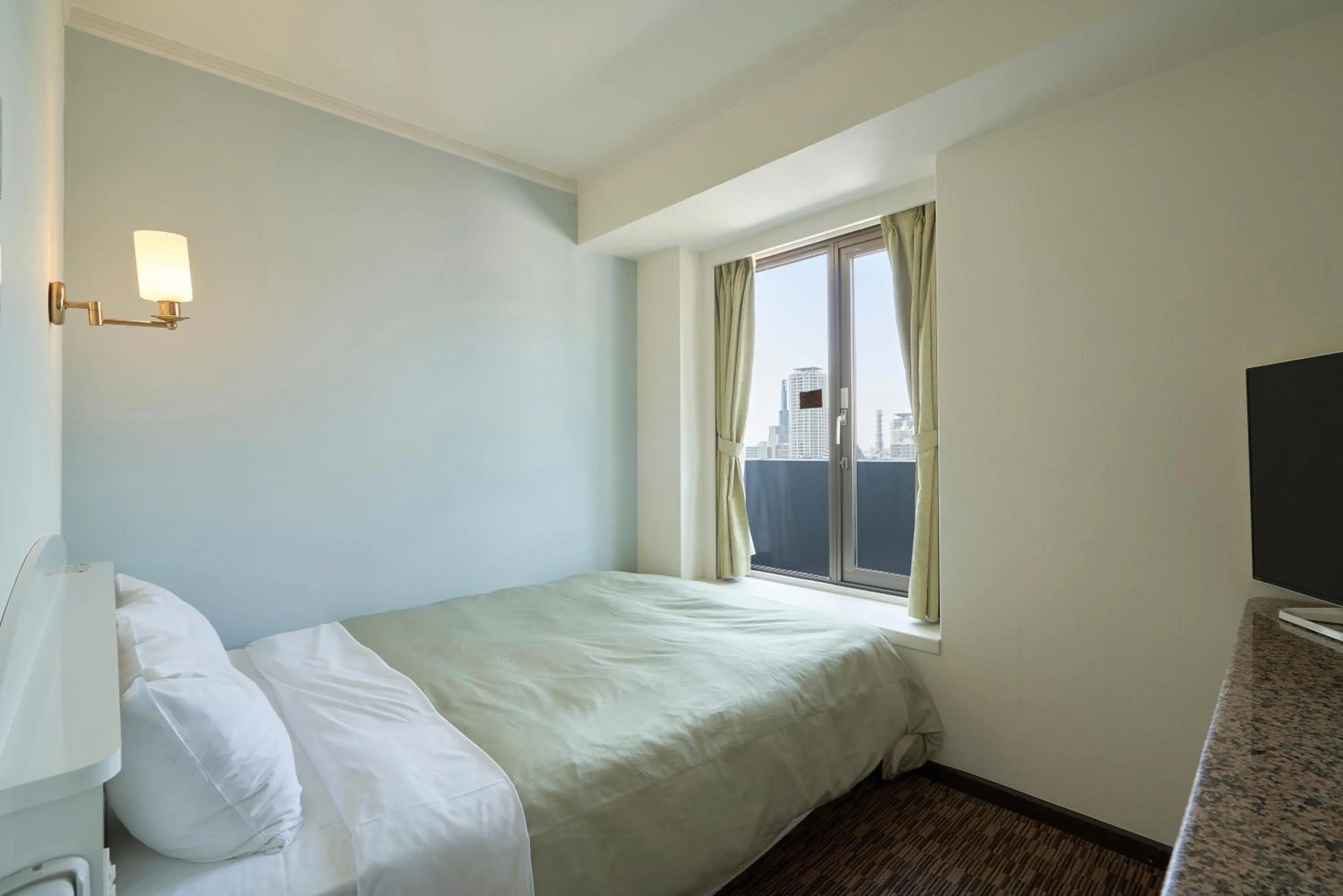 Photo of the whole room, Bed in Kobe Sannomiya Union Hotel