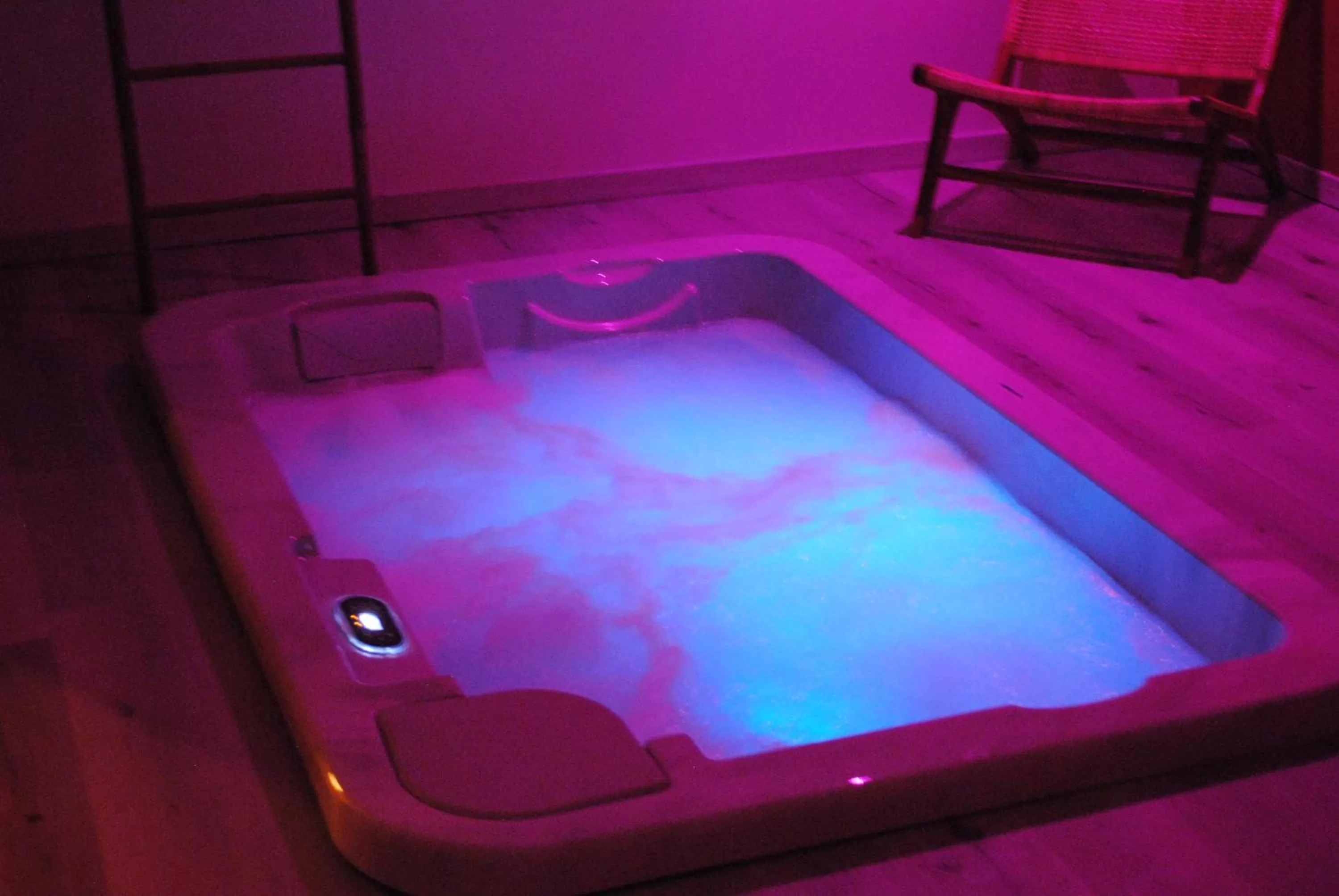 Spa and wellness centre/facilities in Chambres d'hôtes & Spa le Relais de la Cavayere