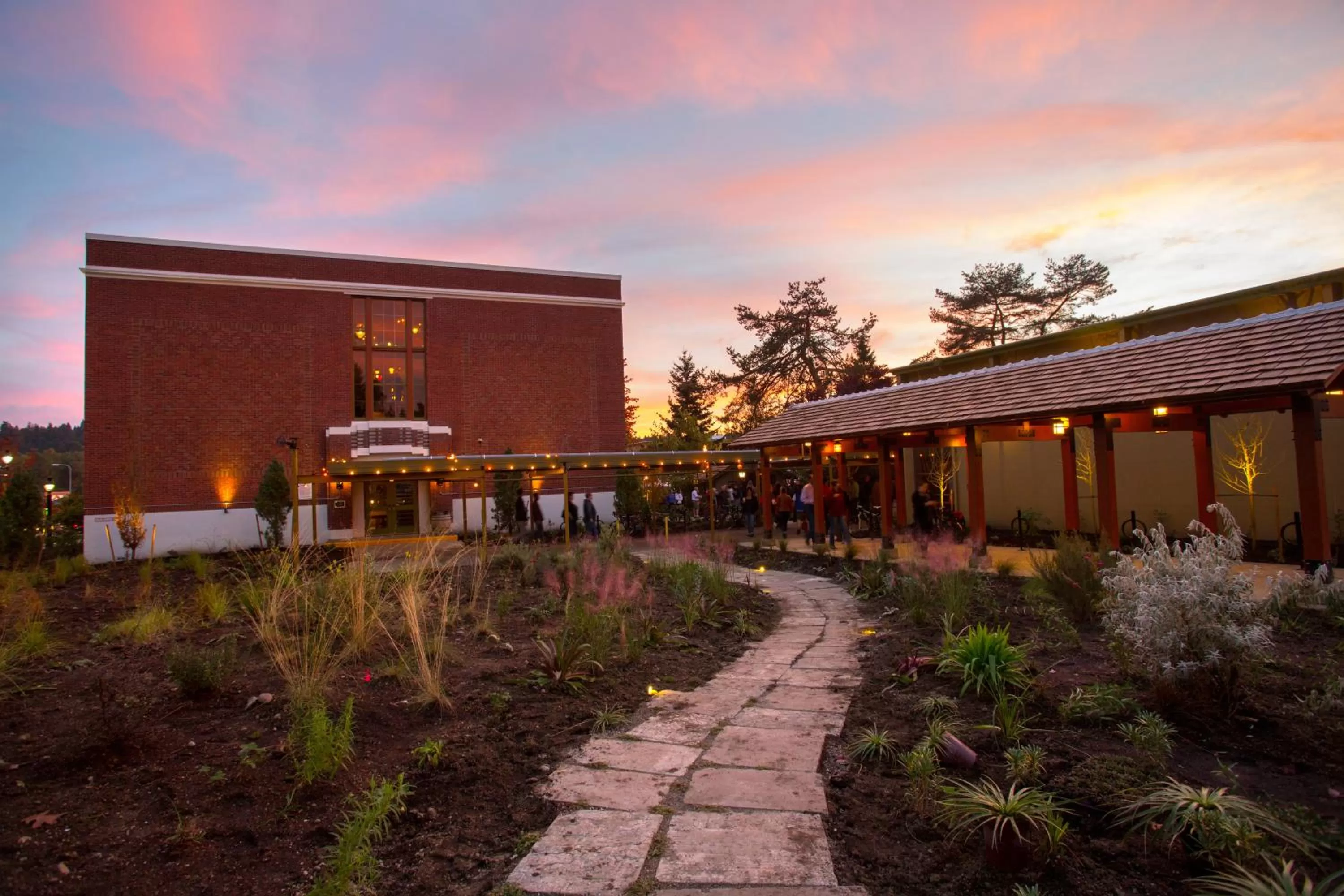 Facade/entrance in McMenamins Anderson School