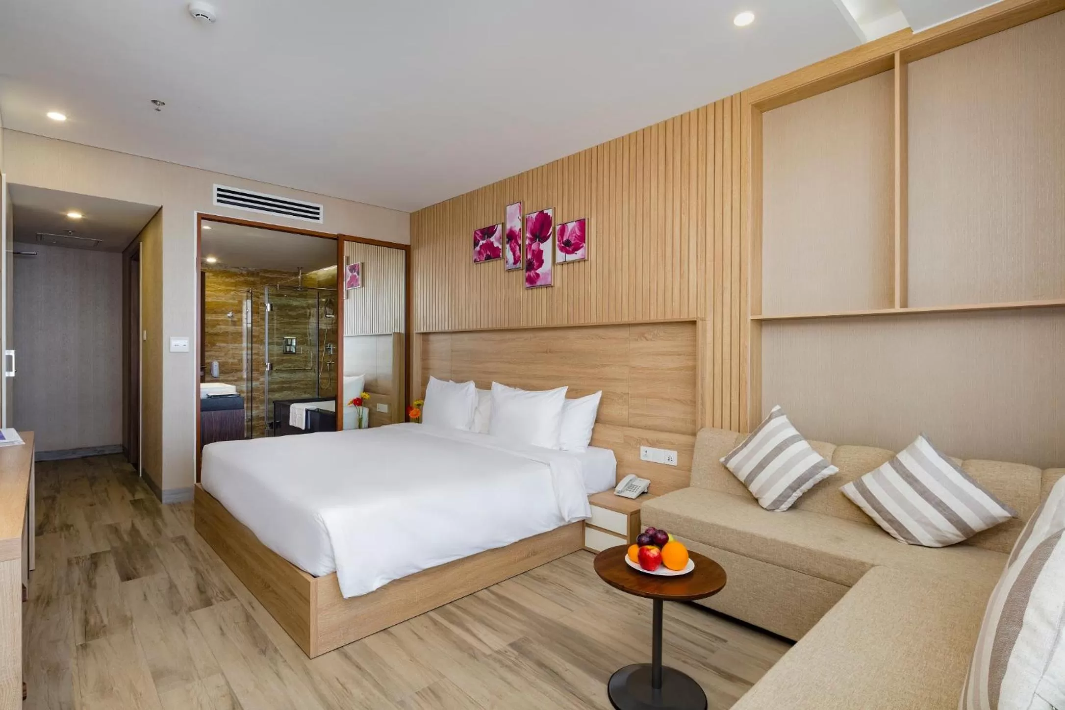Bed in Emerald Bay Hotel & Spa Nha Trang