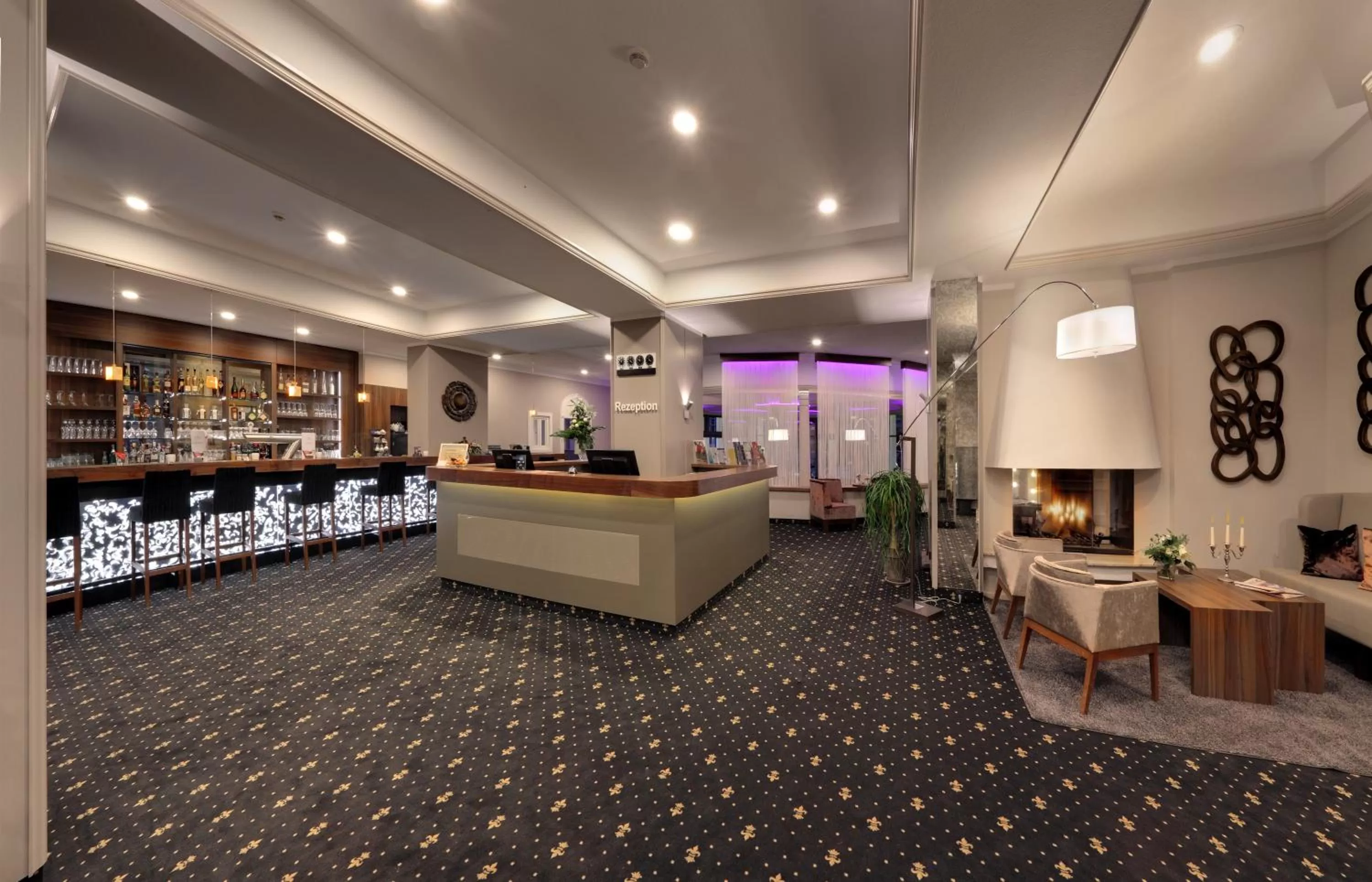 Lobby or reception in Hotel Am Schloss Aurich - Schlossresidenz