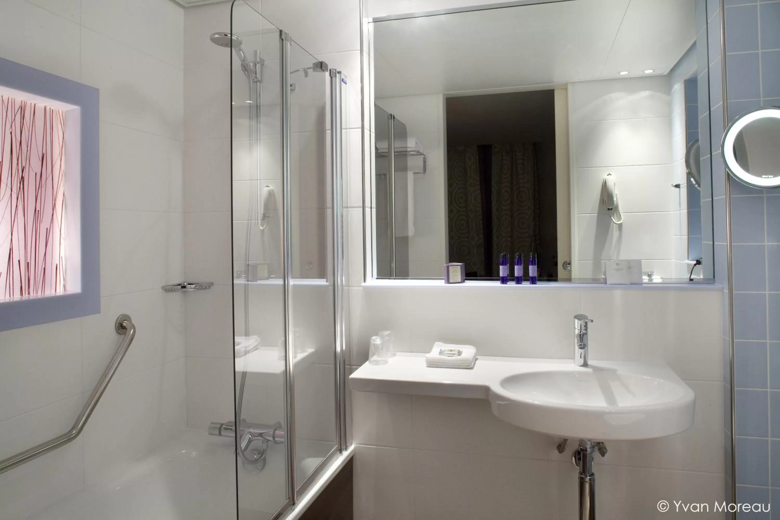 Bathroom in Hôtel de Sévigné