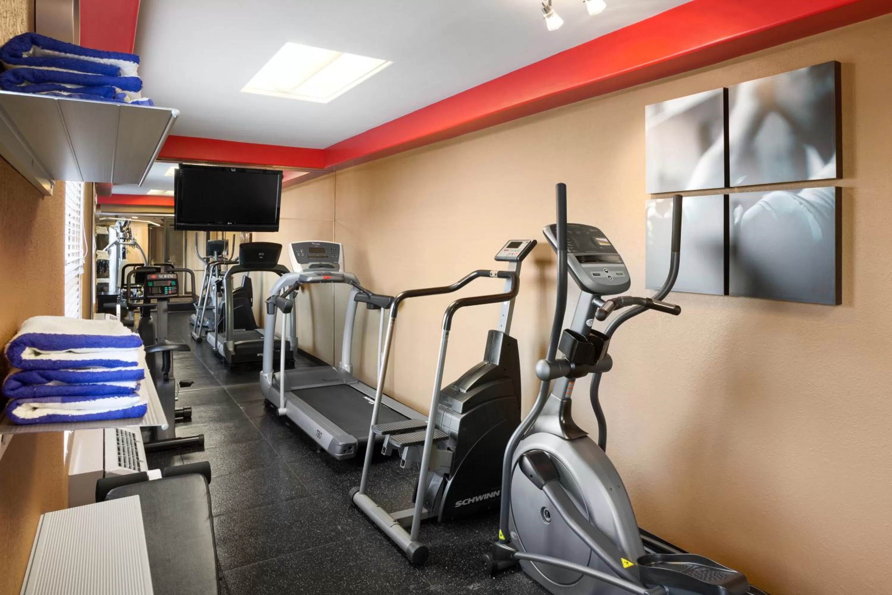 Fitness centre/facilities in Country Inn & Suites by Radisson, Lexington, KY