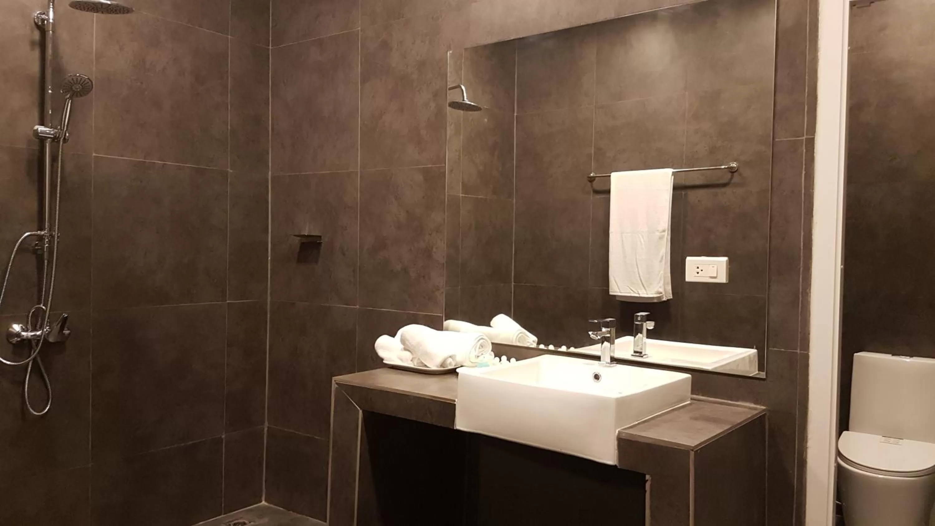 Bathroom in East Suites