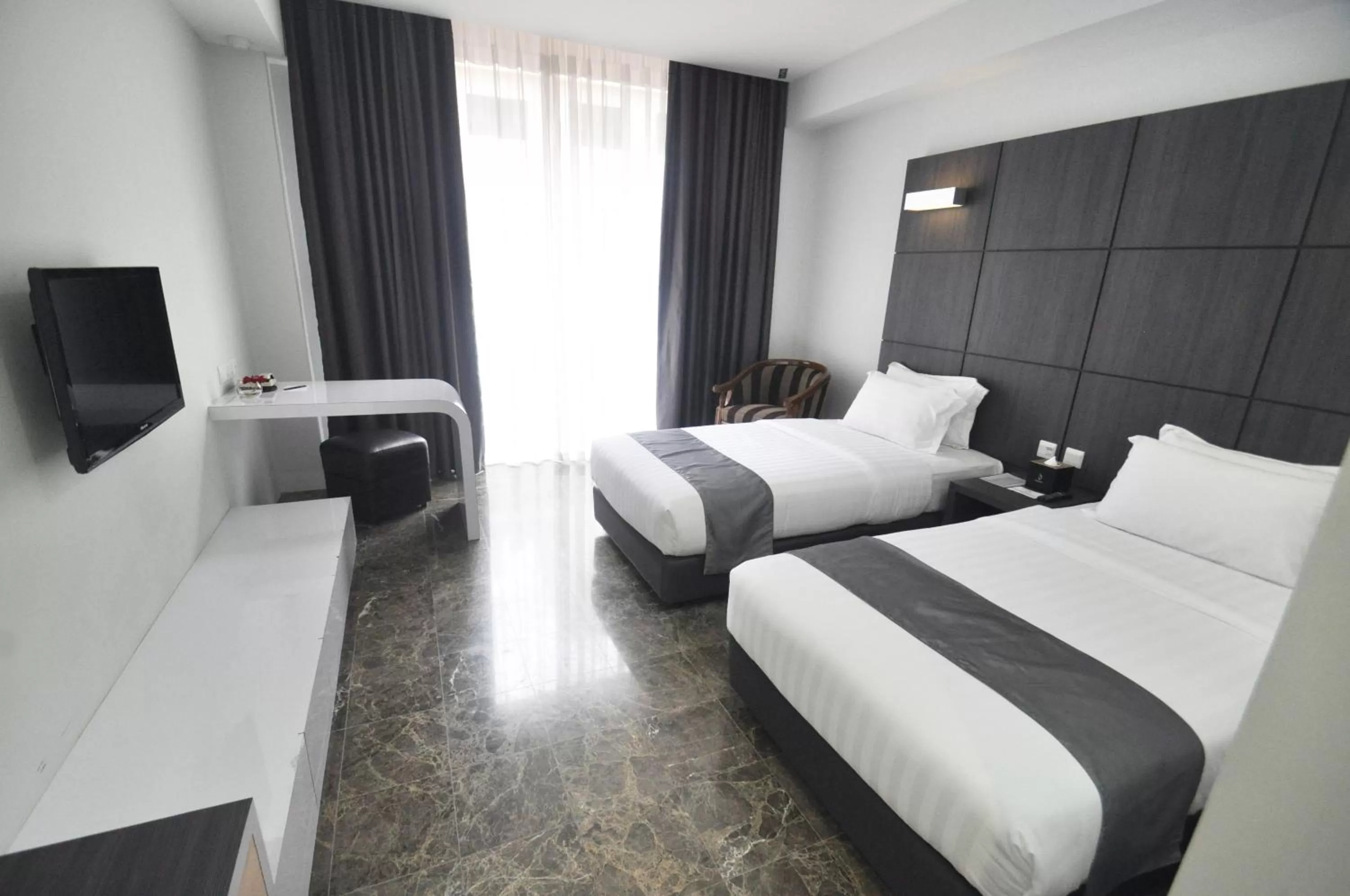 TV and multimedia, Bed in Dreamtel Jakarta