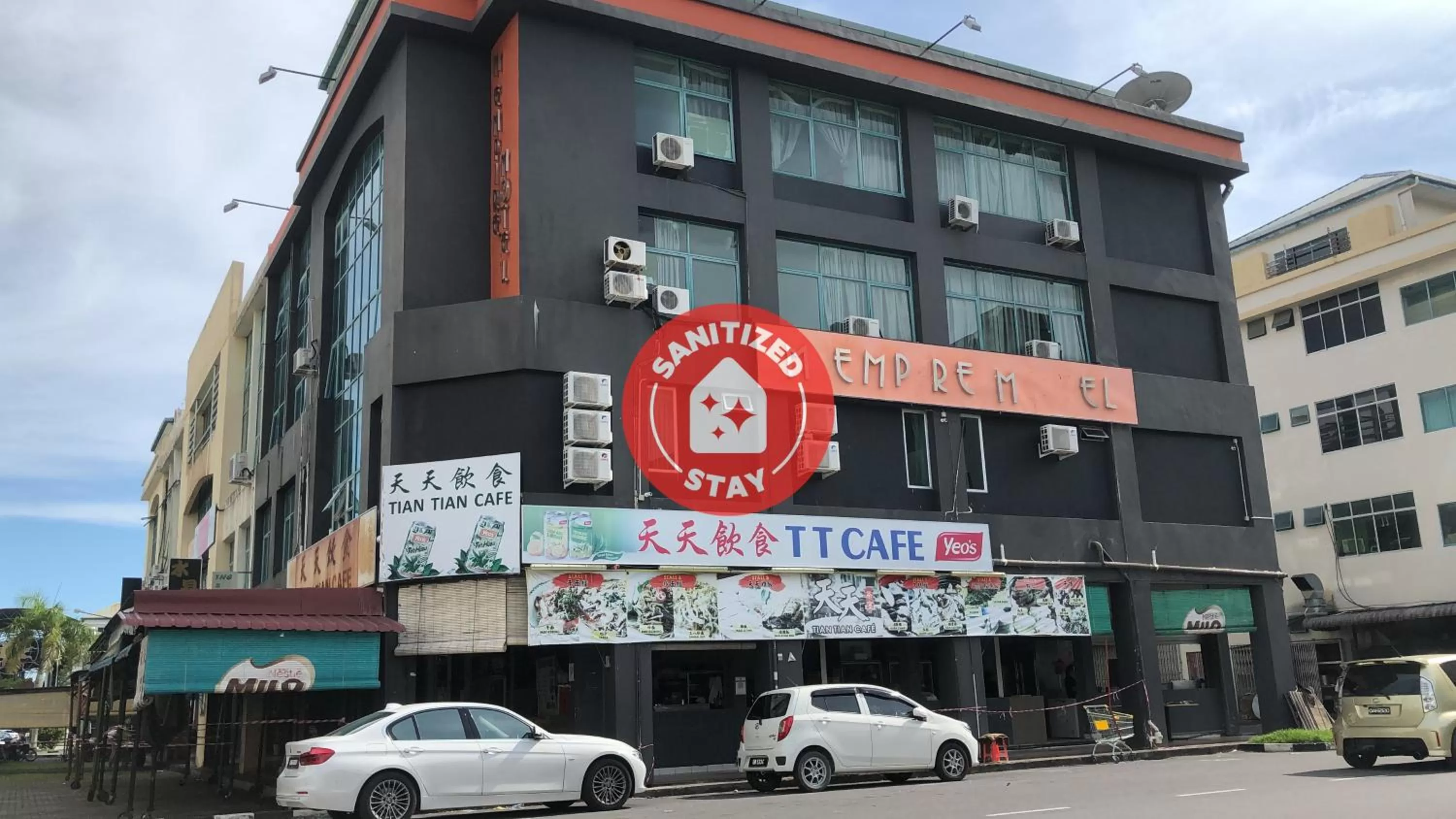 Super OYO 90668 Joy Inn