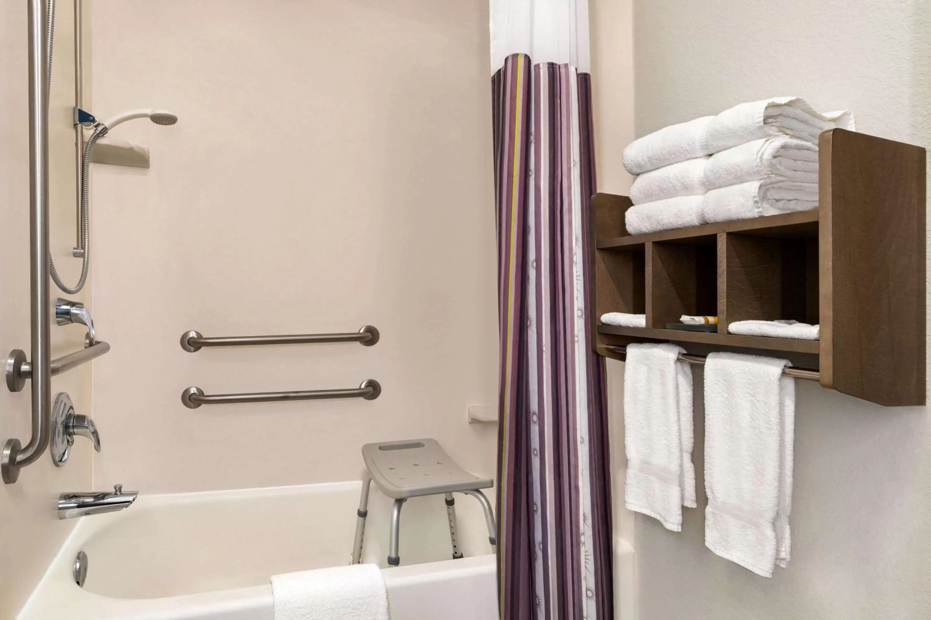 Bathroom in La Quinta Inn and Suites by Wyndham at WaTiki Waterpark