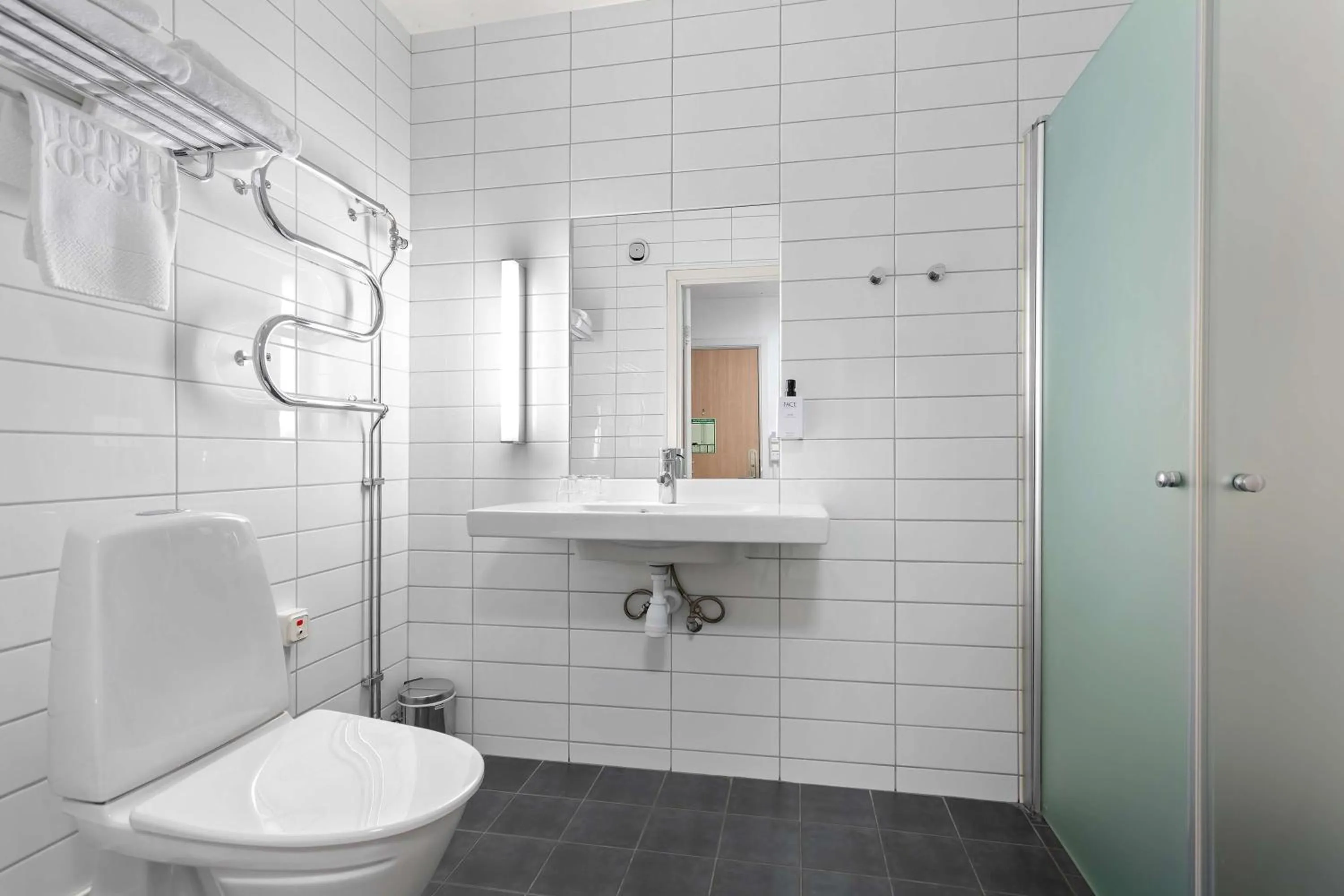 Bathroom in Best Western Plus Skogshöjd