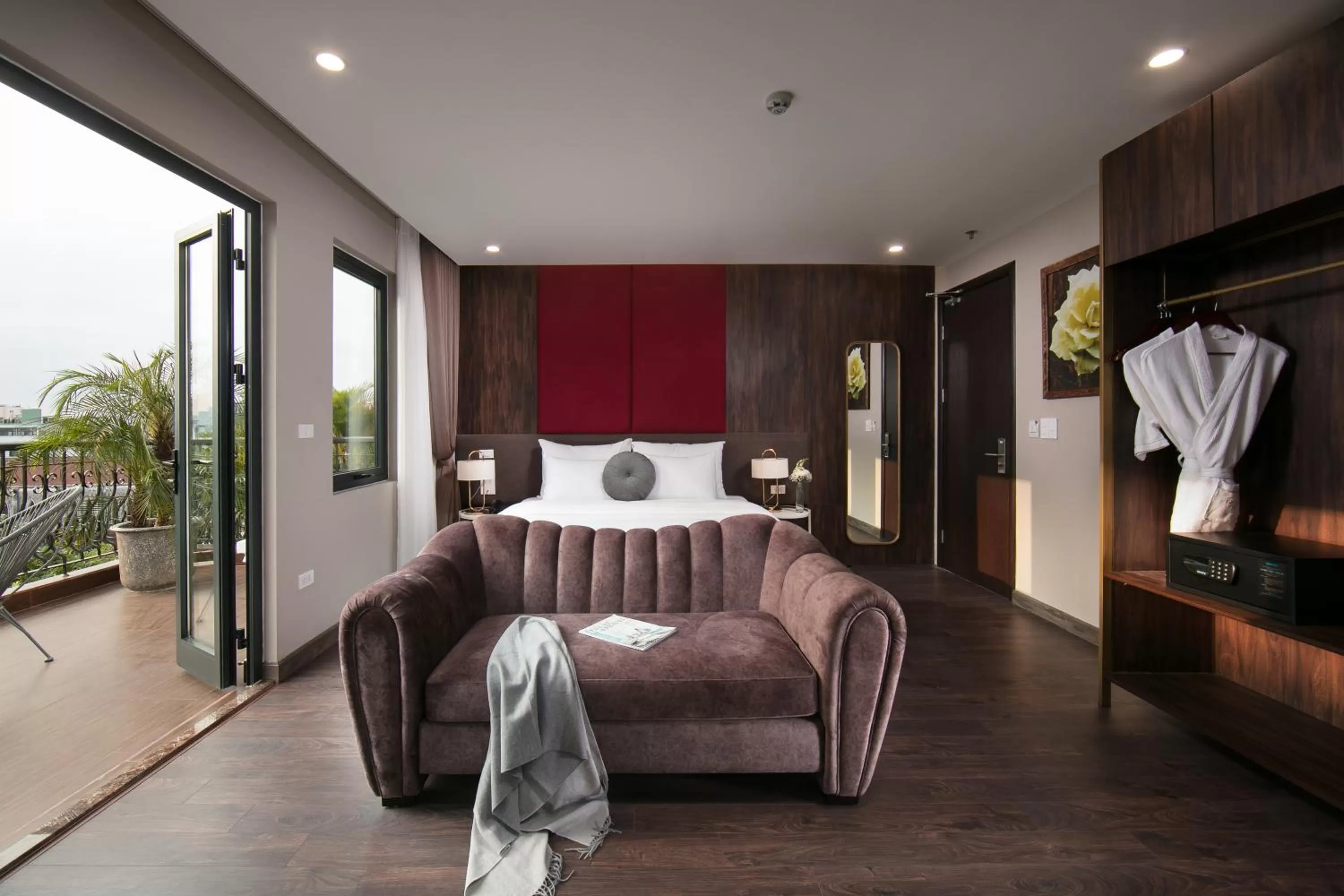 Seating area, Bed in Hanoi L'Heritage Diamond Hotel & Spa