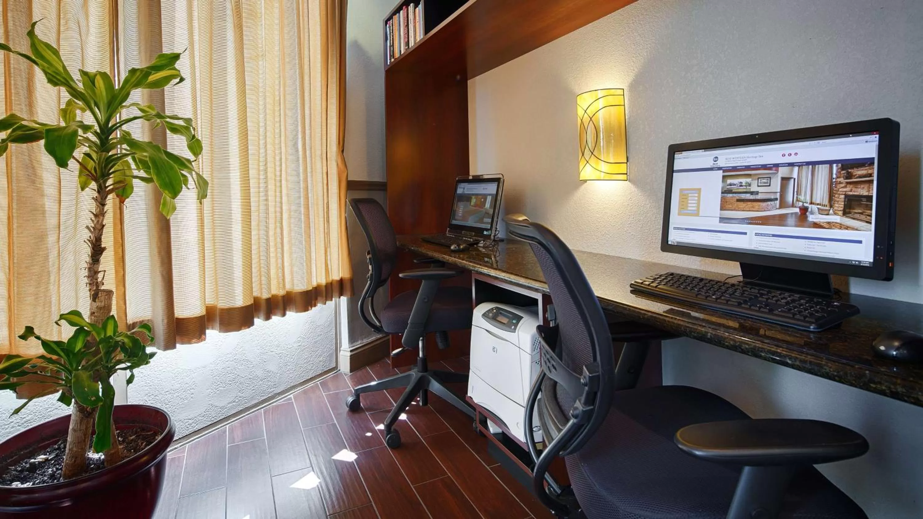 On site in Chattanooga Heritage Inn