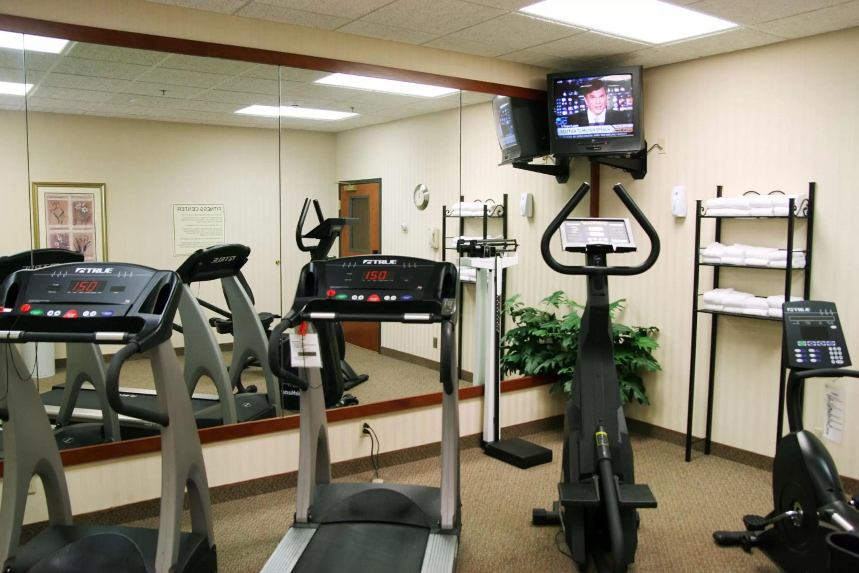 Fitness centre/facilities in Spark by Hilton St Louis Southwest