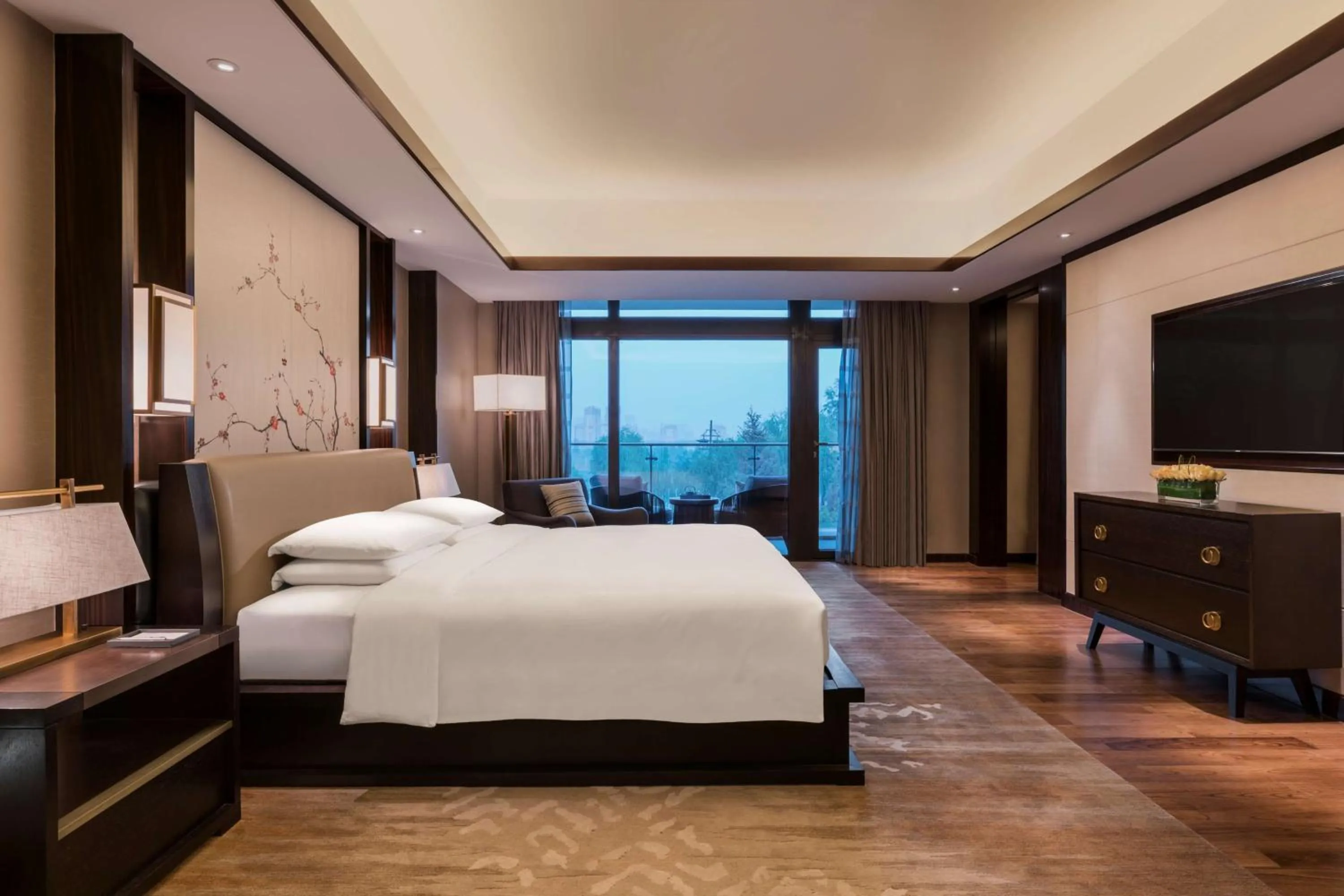 Photo of the whole room, Bed in Hyatt Regency Xi'an
