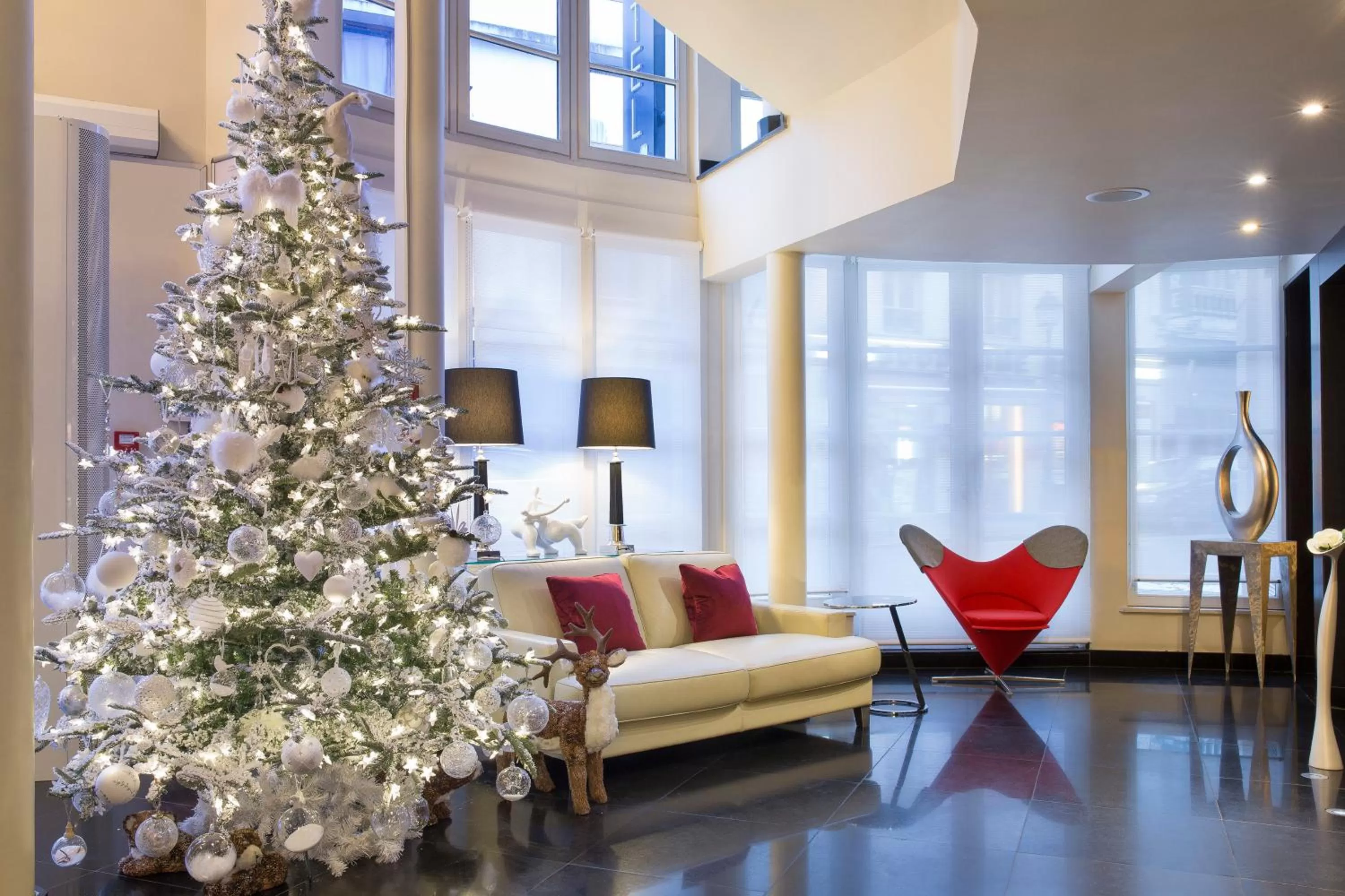 Lobby or reception in Hôtel Le M