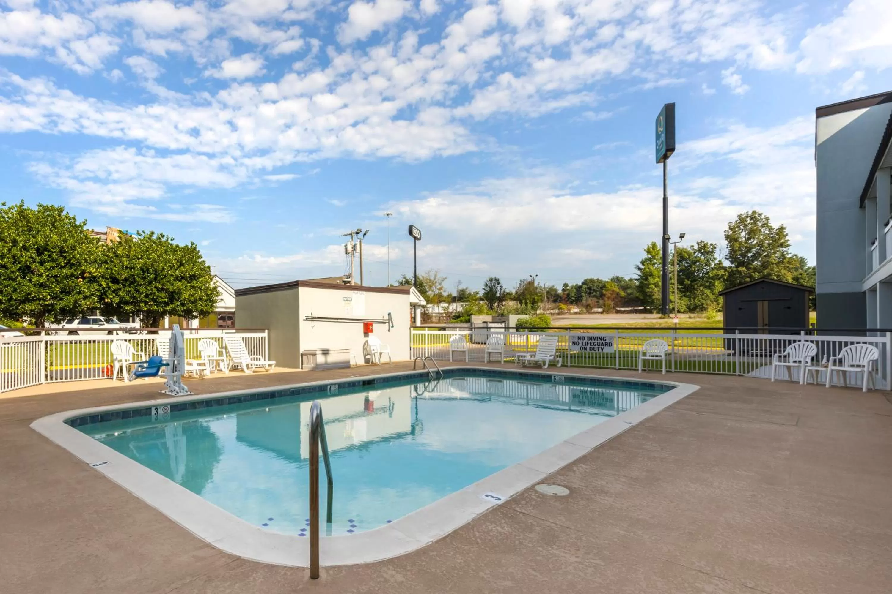 Pool view in Quality Inn Jackson Northwest