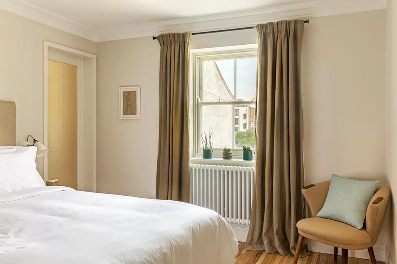 Bed in Fort Road Hotel