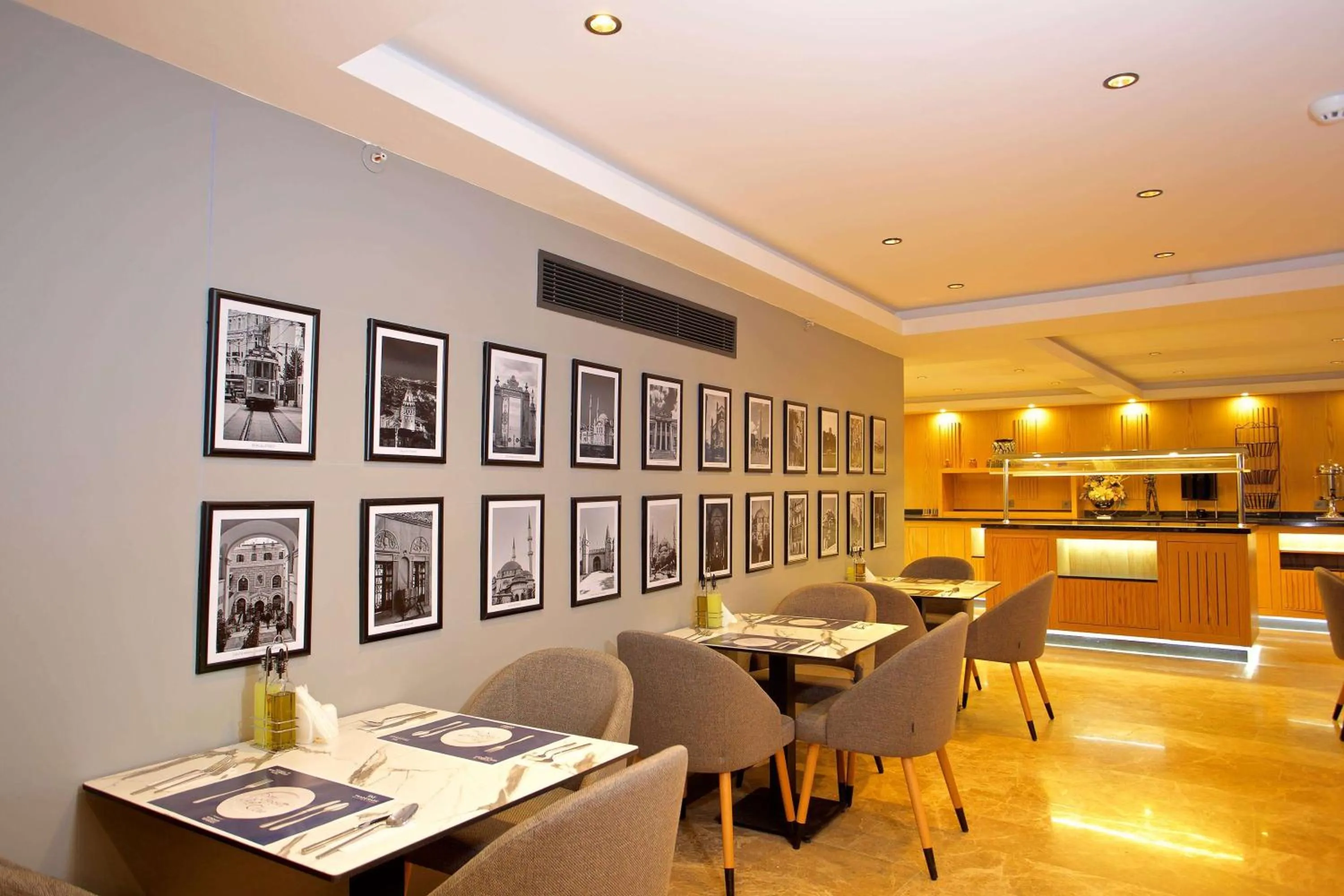 Restaurant/places to eat in Istanbul New Airport Hotel Trademark Collection by Wyndham