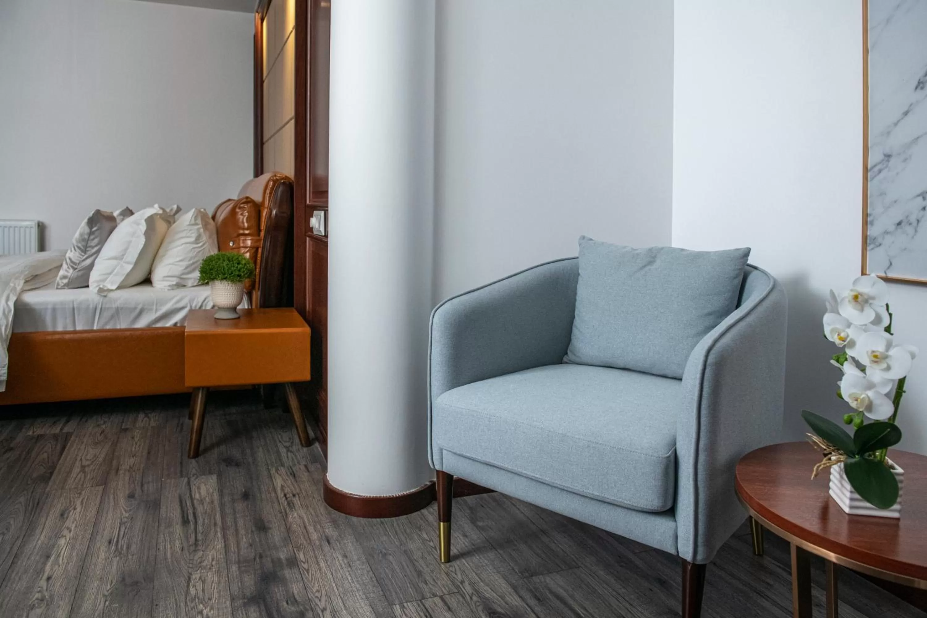 Seating area, Bed in Willis Hotel Business & Wellness