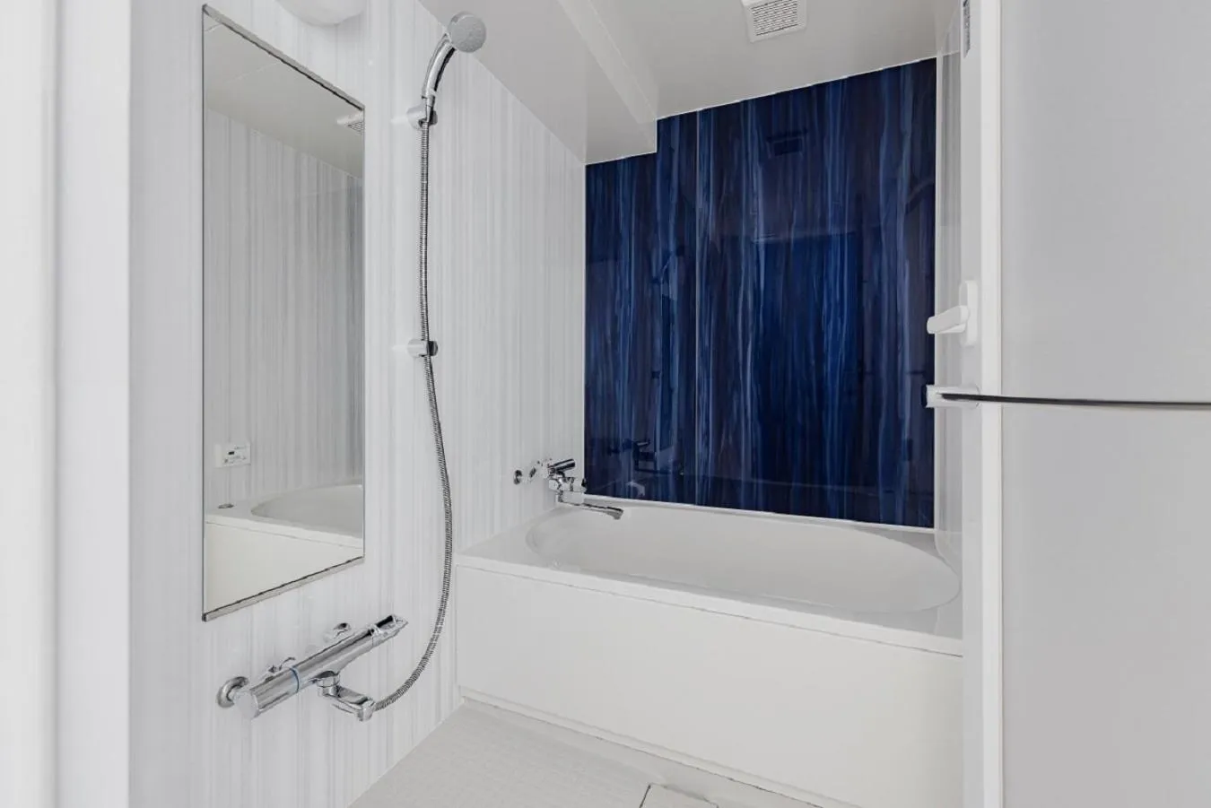 Bathroom in Folio Sakura Shinsaibashi Osaka by Banyan Group