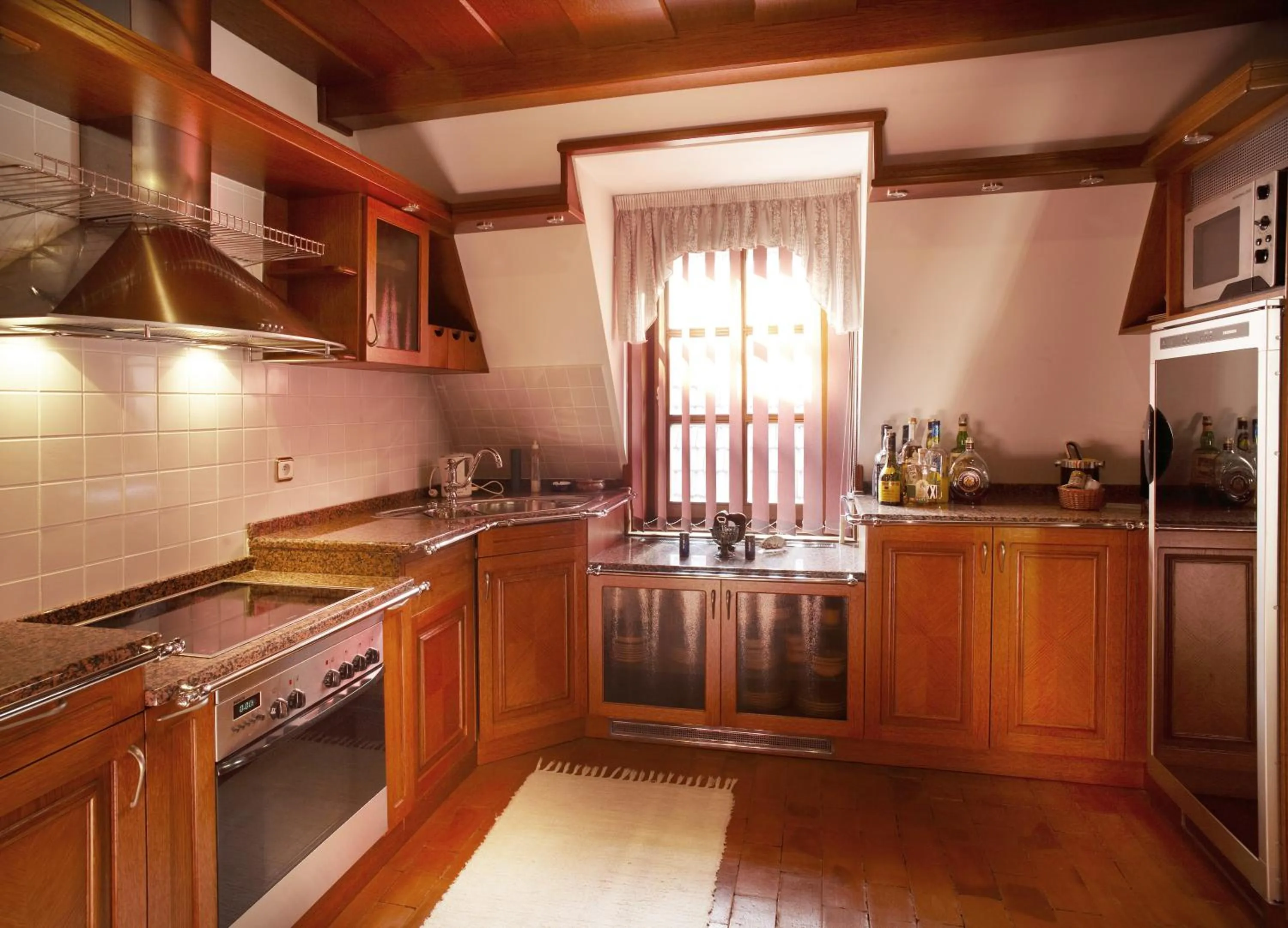 Kitchen or kitchenette in Royal Ricc