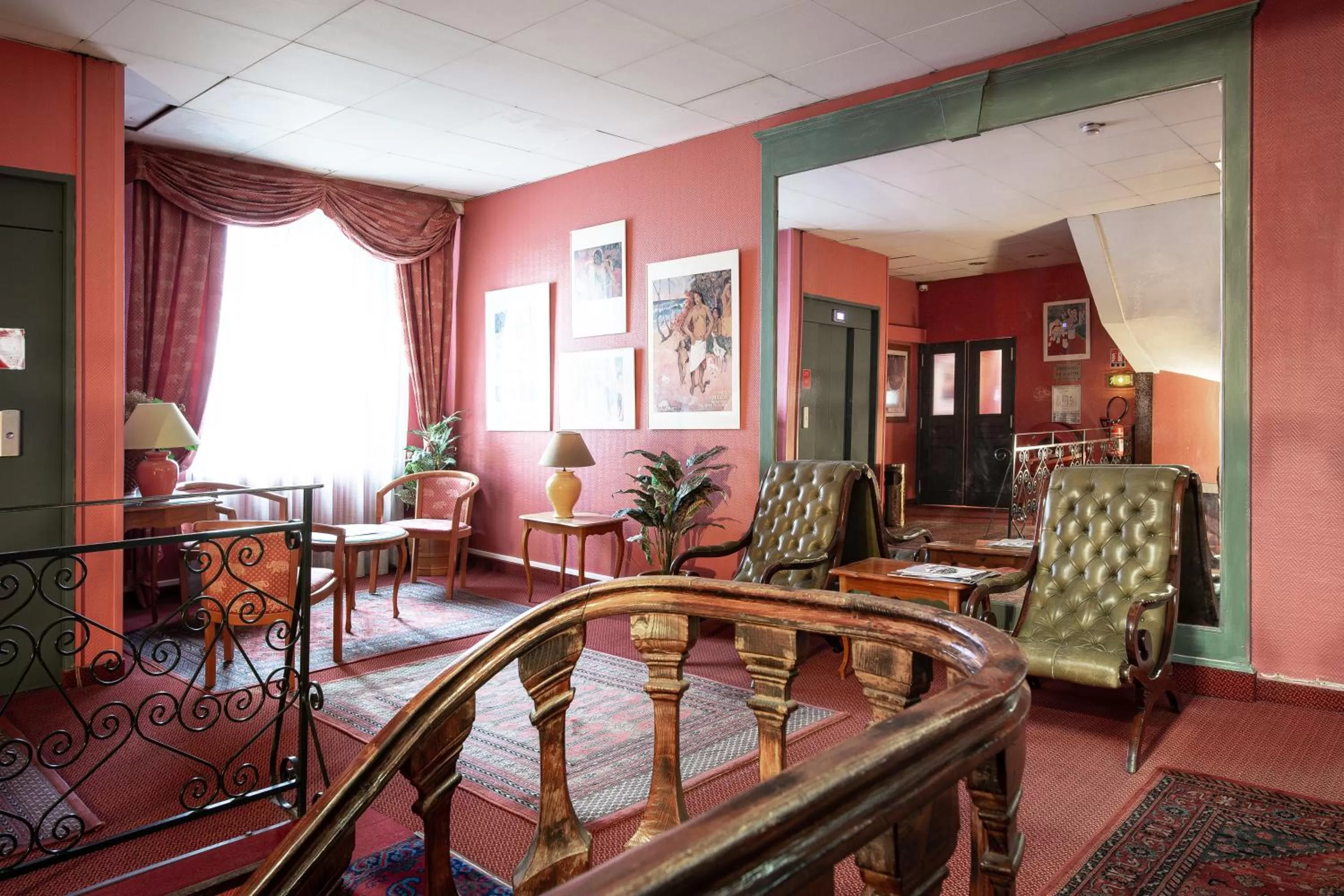 Property building in Hotel De La Paix