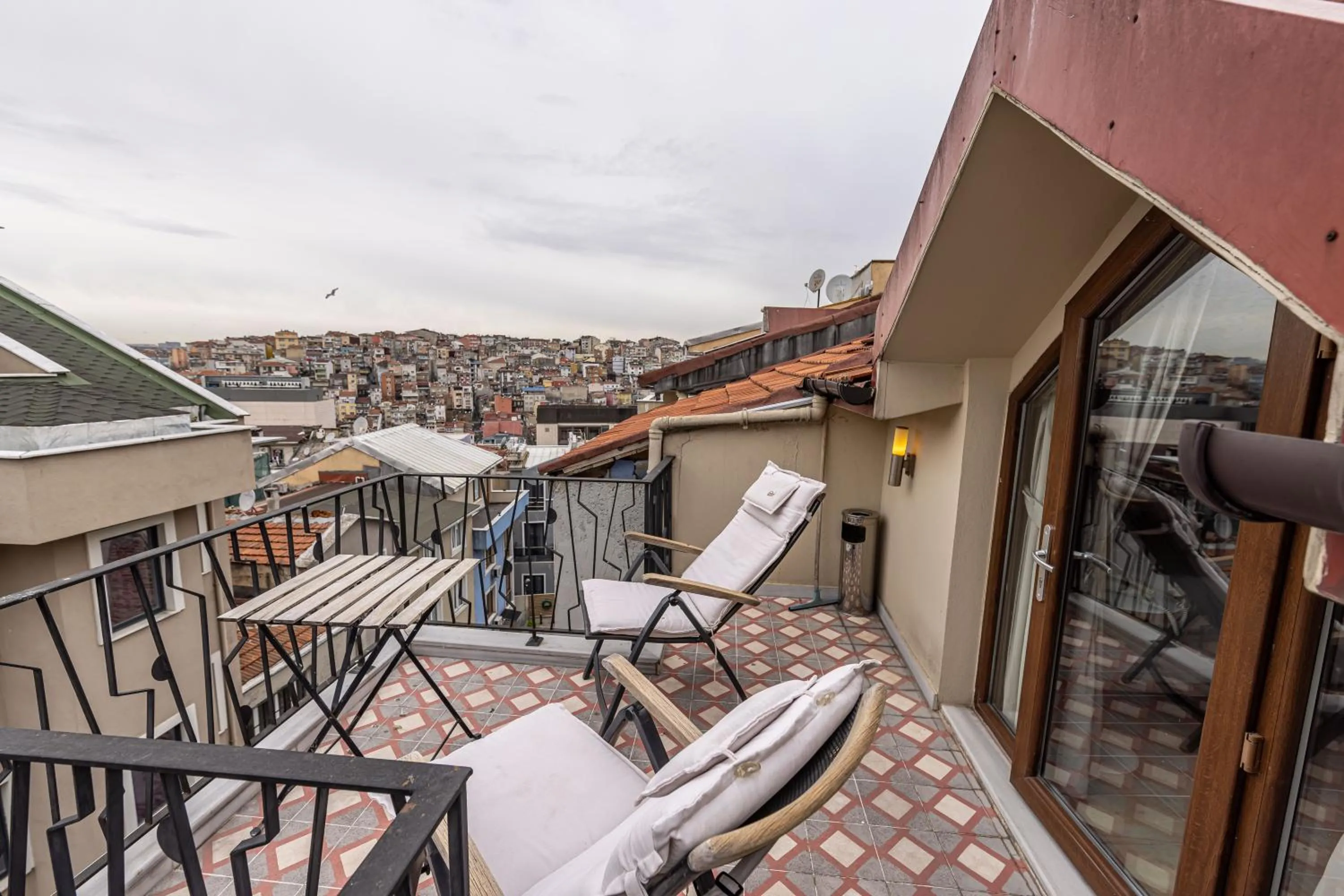 Balcony/Terrace in Calanthe Residence