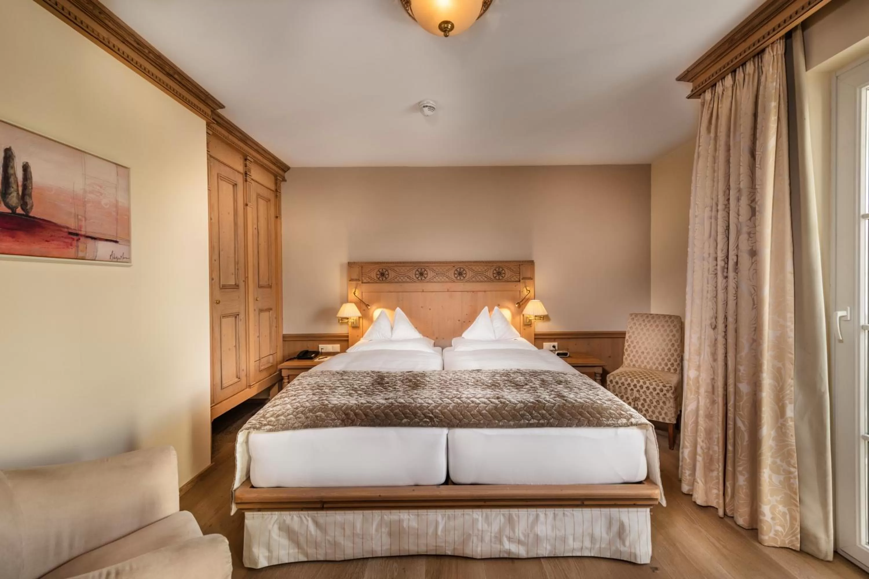 Superior Double Room with Mountain View in Hotel Bismarck