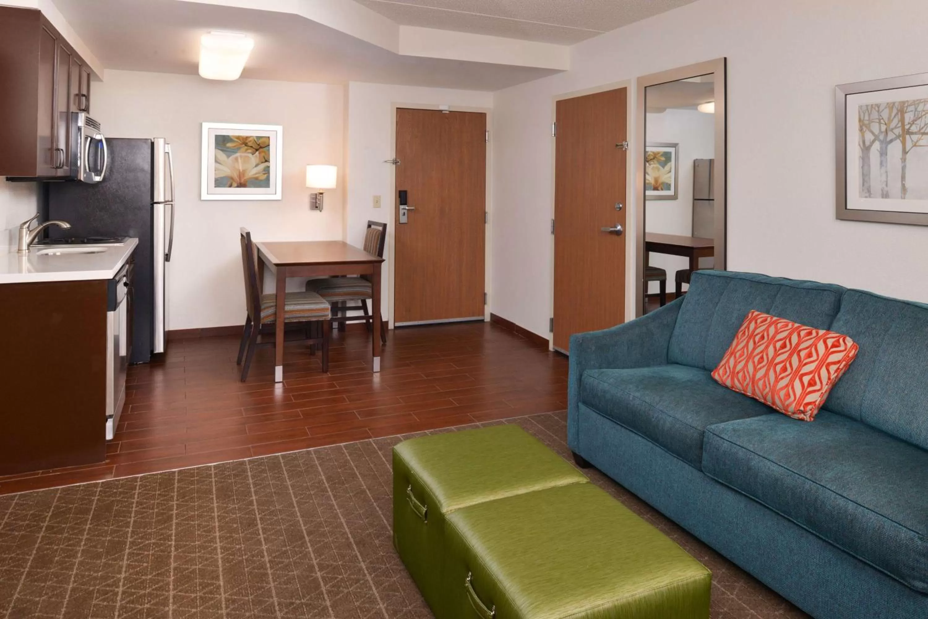 Living room in Hampton Inn & Suites Pueblo-Southgate