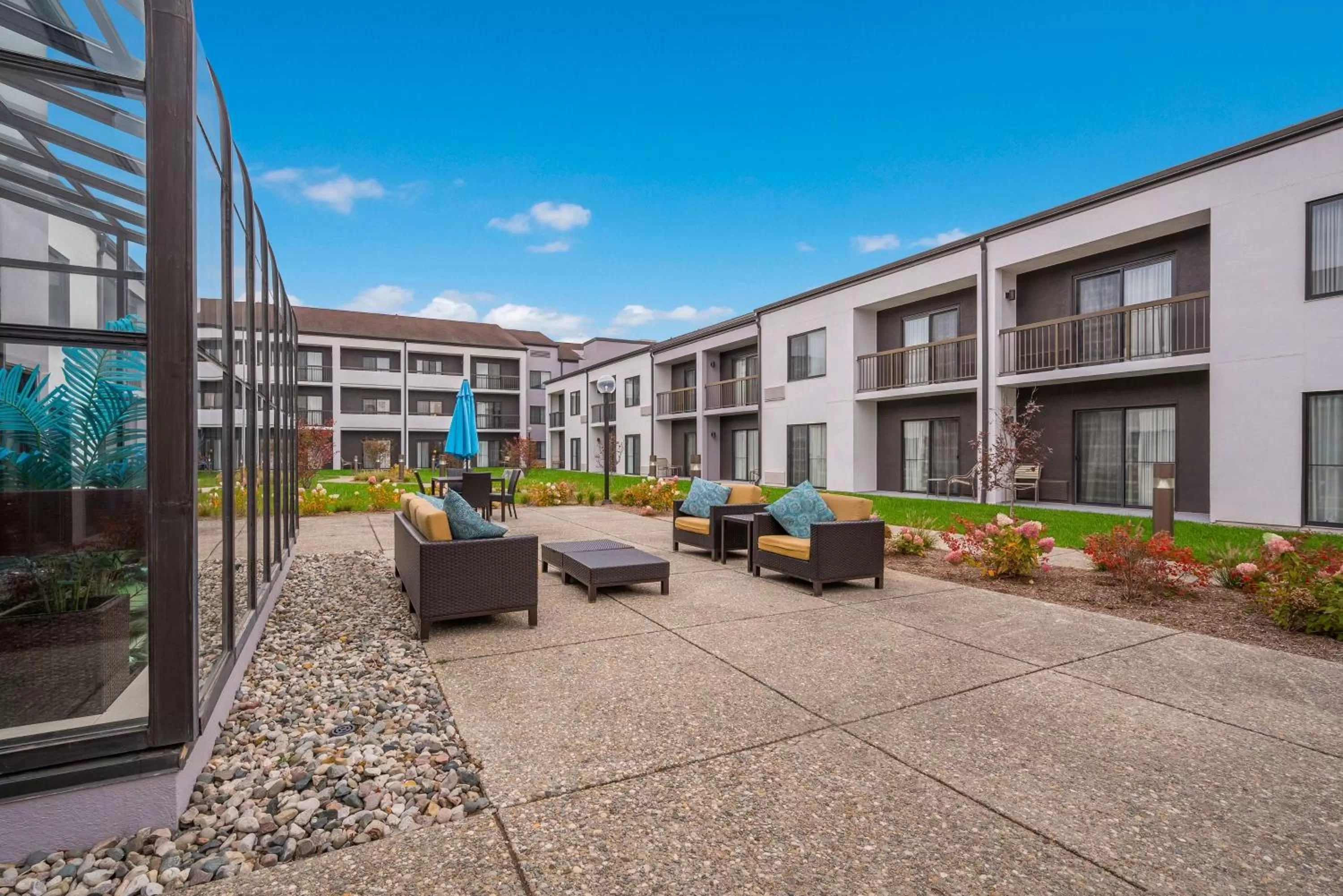 Property building in Sonesta Select Detroit Auburn Hills