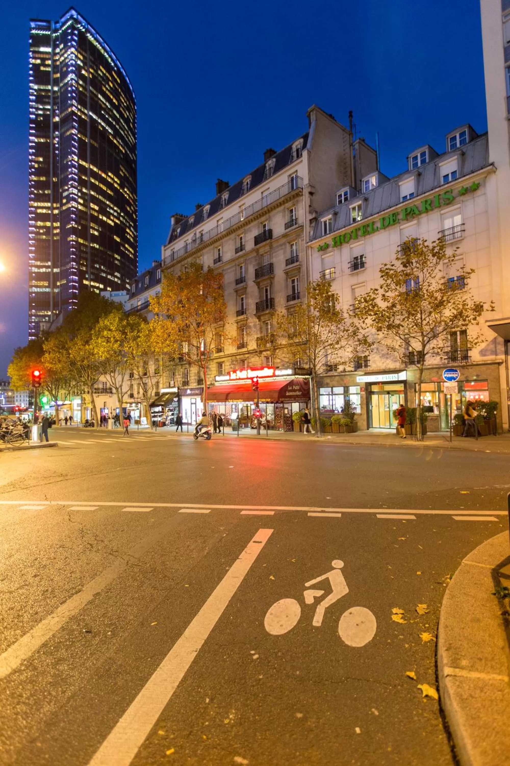 Property building in HOTEL DE PARIS MONTPARNASSE