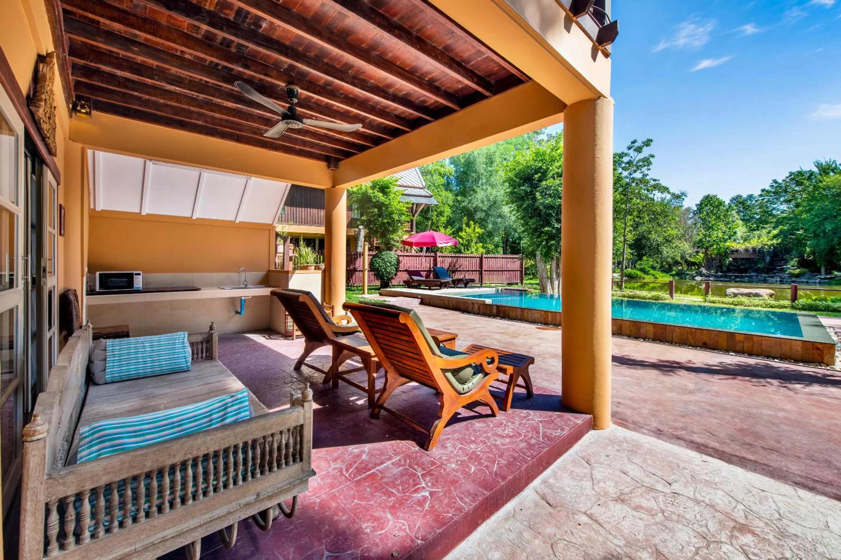 Swimming pool in Vana Varin Resort